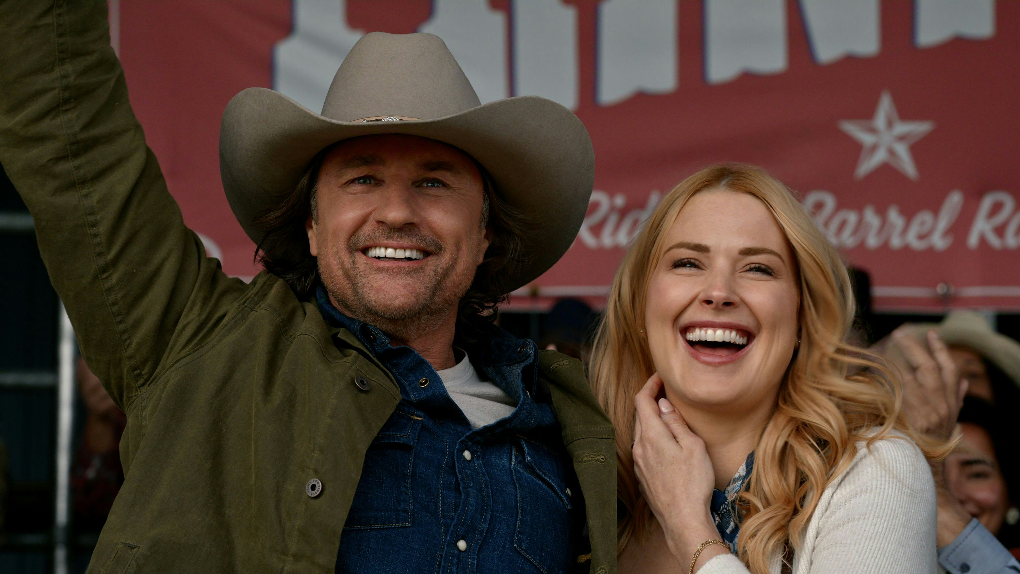 Martin Henderson als Jack Sheridan und Alexandra Breckenridge als Melinda feiern ihr Wiedersehen in Staffel 7 der Erfolgsserie auf Netflix.