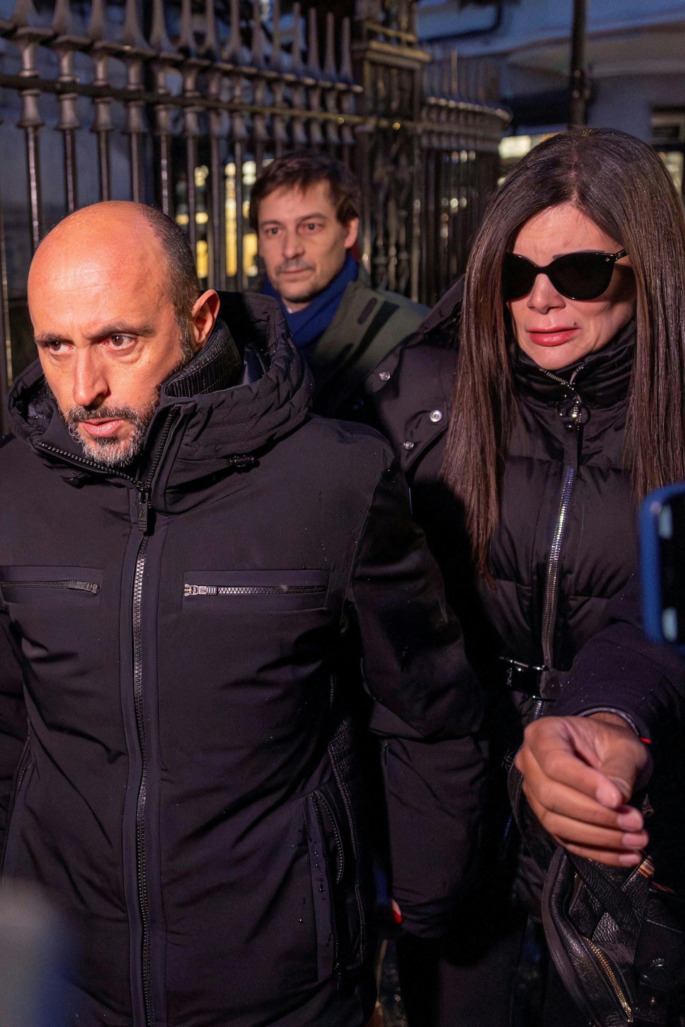 Bei einer Hausdurchsuchung bei Jacques und Jessica Moretti wurden sechs Luxusuhren und eine Glock gefunden