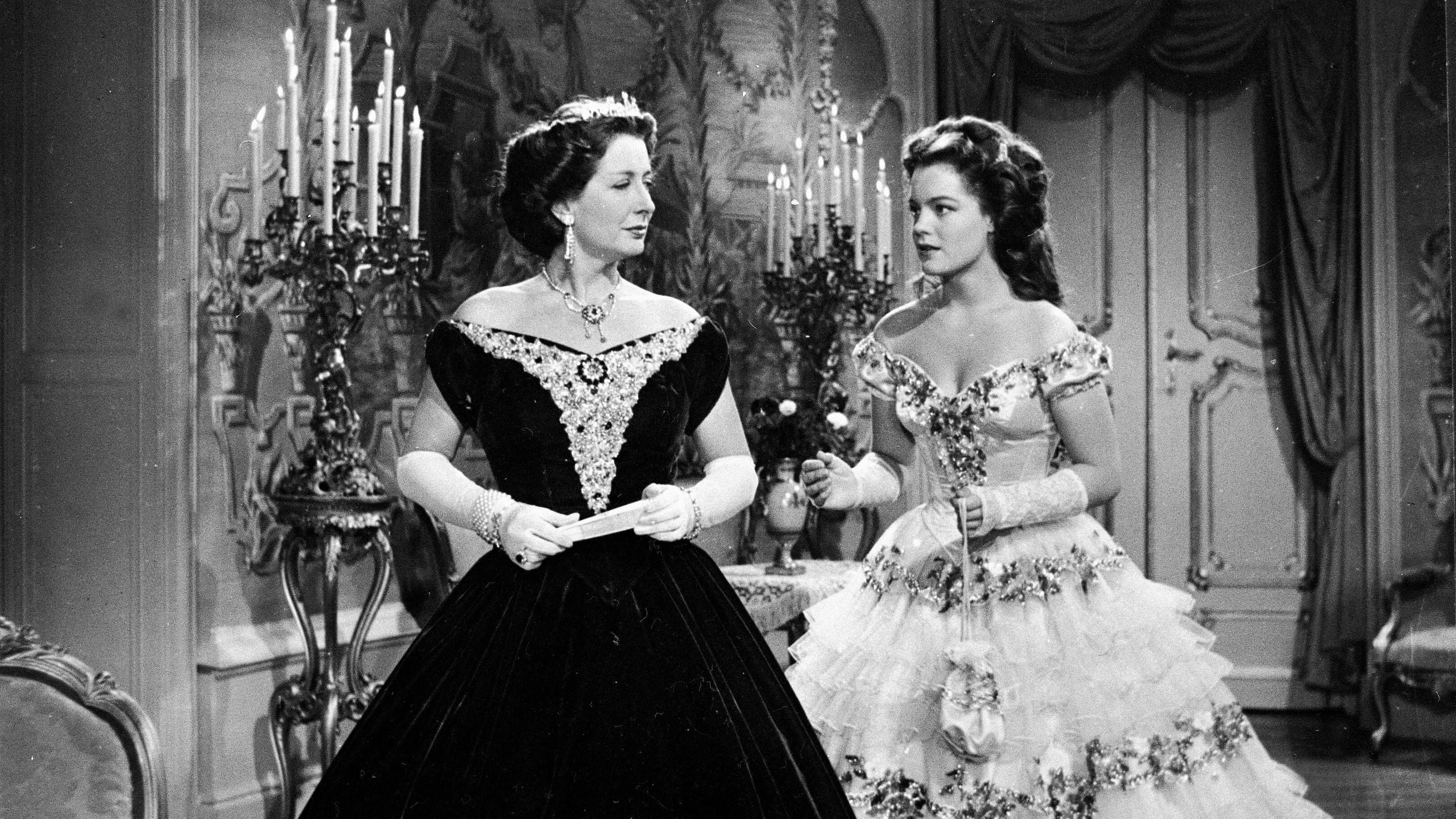  SISSI - DIE JUNGE KAISERIN Erzherzogin Sophie, die Mutter des Kaisers