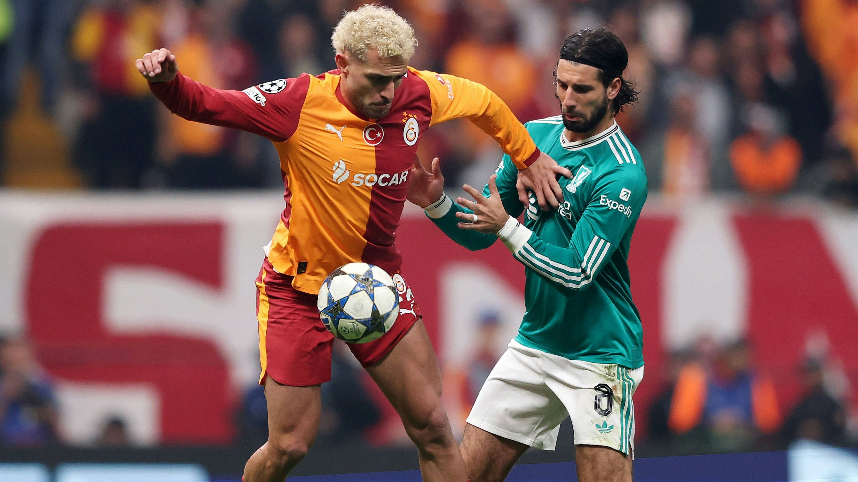 Baris Alper Yilmaz of Galatasaray is challenged by Dominik Szoboszlai of Liverpool Galatasaray v Liverpool, UEFA Champions League, Group Stage, Football, RAMS Park, Istanbul, Turkey - 30 Sep 2025Istanbul RAMS Park Turkey EDITORIAL USE ONLY No use with unauthorised audio, video, data, fixture lists, club/league logos or live services. Online in-match use limited to 120 images, no video emulation. No use in betting, games or single club/league/player publications. PUBLICATIONxINxGERxSUIxAUTxHUNxGRExMLTxCYPxROUxBULxUAExKSAxCHNxDENxINDxITAxPORxESPxSWExTURxMEXxCOLxVENxPERxECUxBRAxARGxCHIxURUxPARxPANxONLY Copyright: xRaddadxJebarah/Shutterstockx 15504034bo