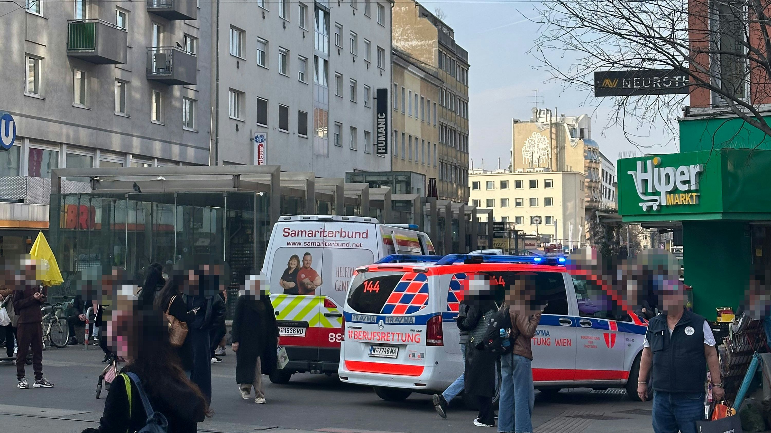 In U1-Station gestürzt! Frau in Wien schwer verletzt