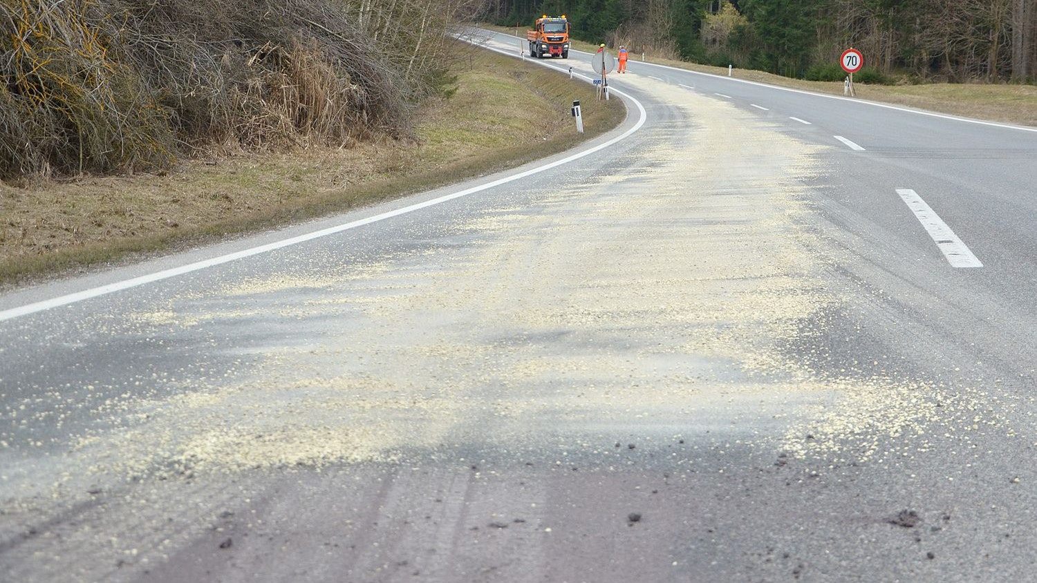Drei Kilometer weit reichte die Ölspur am Mittwochnachmittag zwischen Eisenreichs und Heidenreichstein.