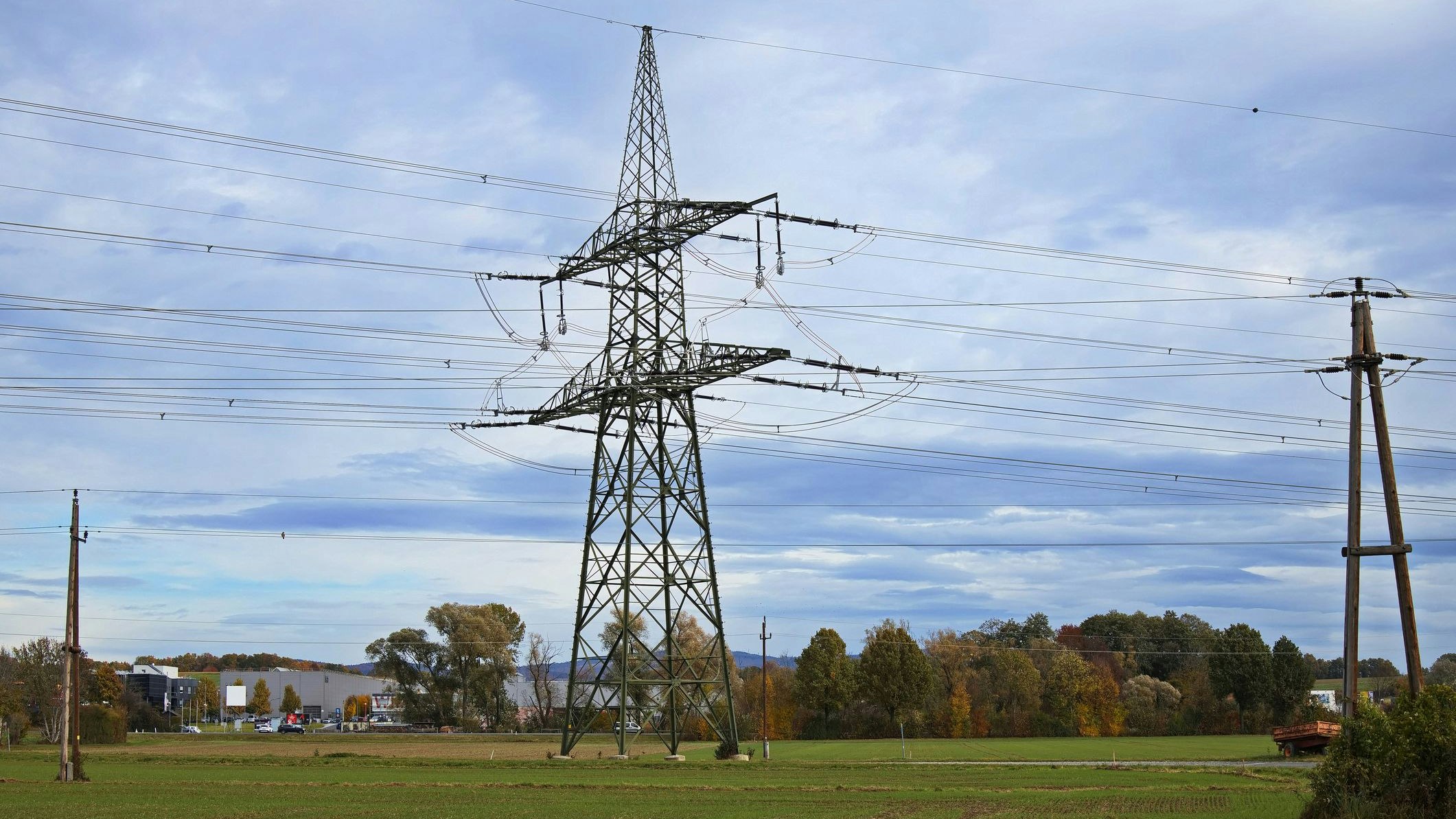 Der 19-Jährige kletterte auf einen Mast und erlitt dabei einen Stromschlag.