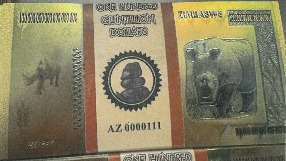 Am Flughafen Zürich wurde ein Schwede beim Zoll mit einem 100-Trillionen-Schein erwischt.