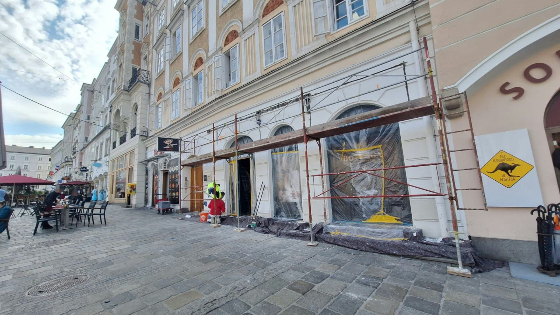 Noch wird am Linzer Hautplatz fleißig umgebaut, bald soll hier eine neue Pizzeria aufsperren.