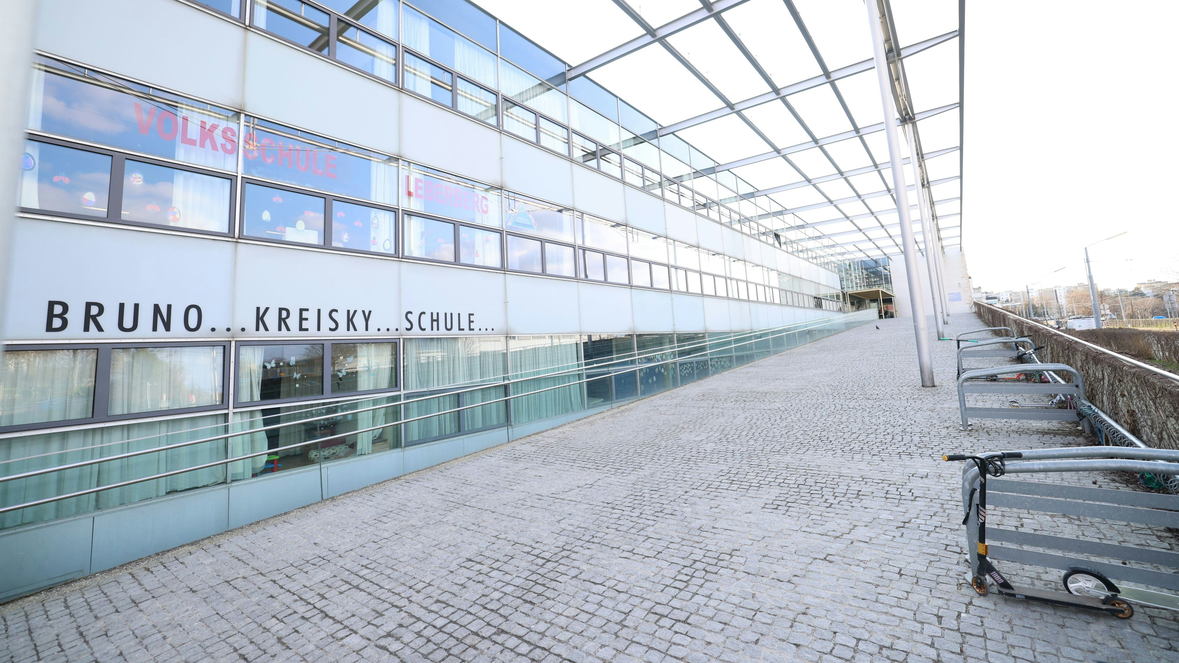 Am Simmeringer Schulstandort (Volksschule und Mittelschule) herrscht derzeit große Aufregung.