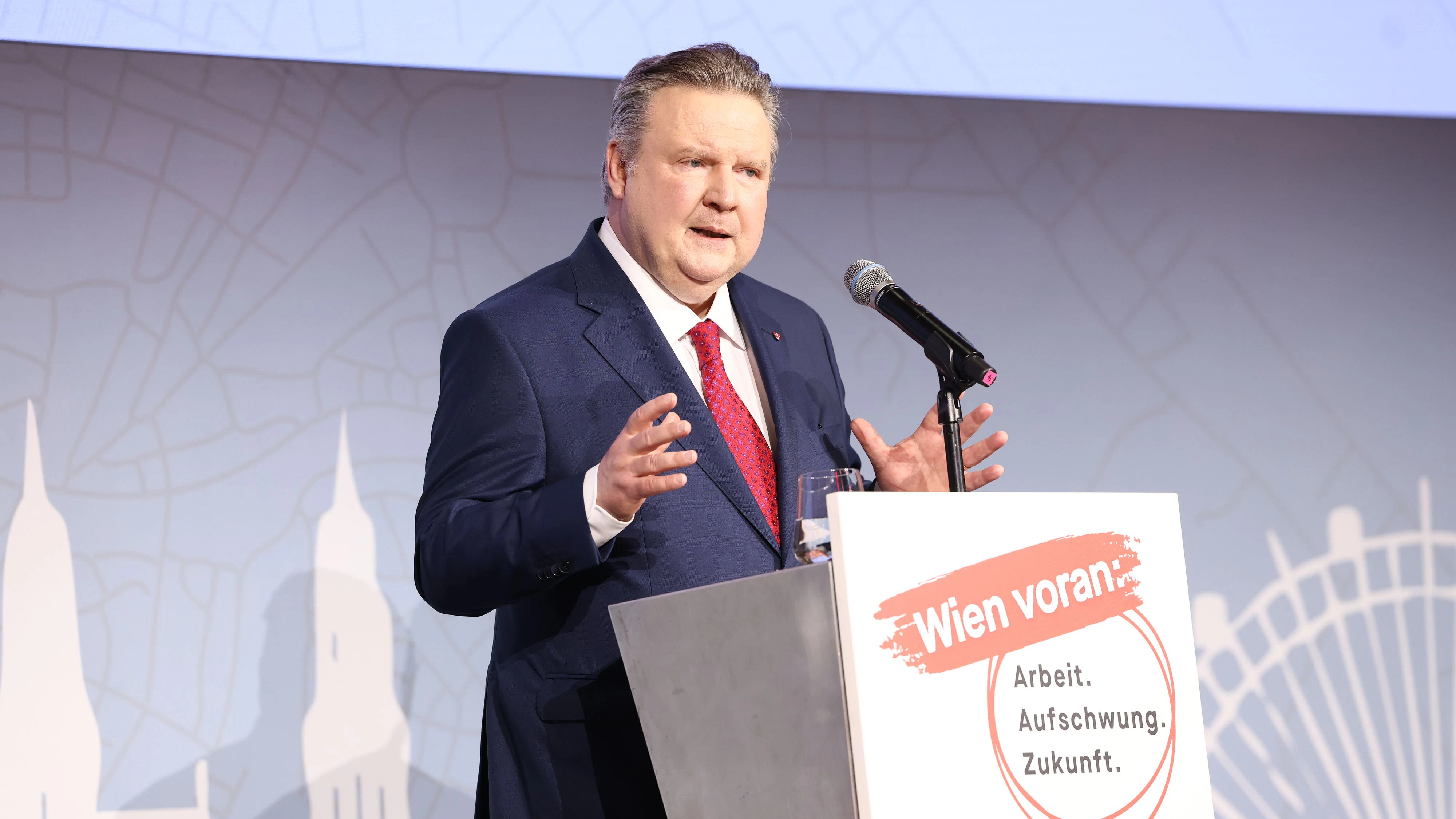 Bürgermeister Michael Ludwig (SP) bei der SPÖ-Klubklausur in Andau.