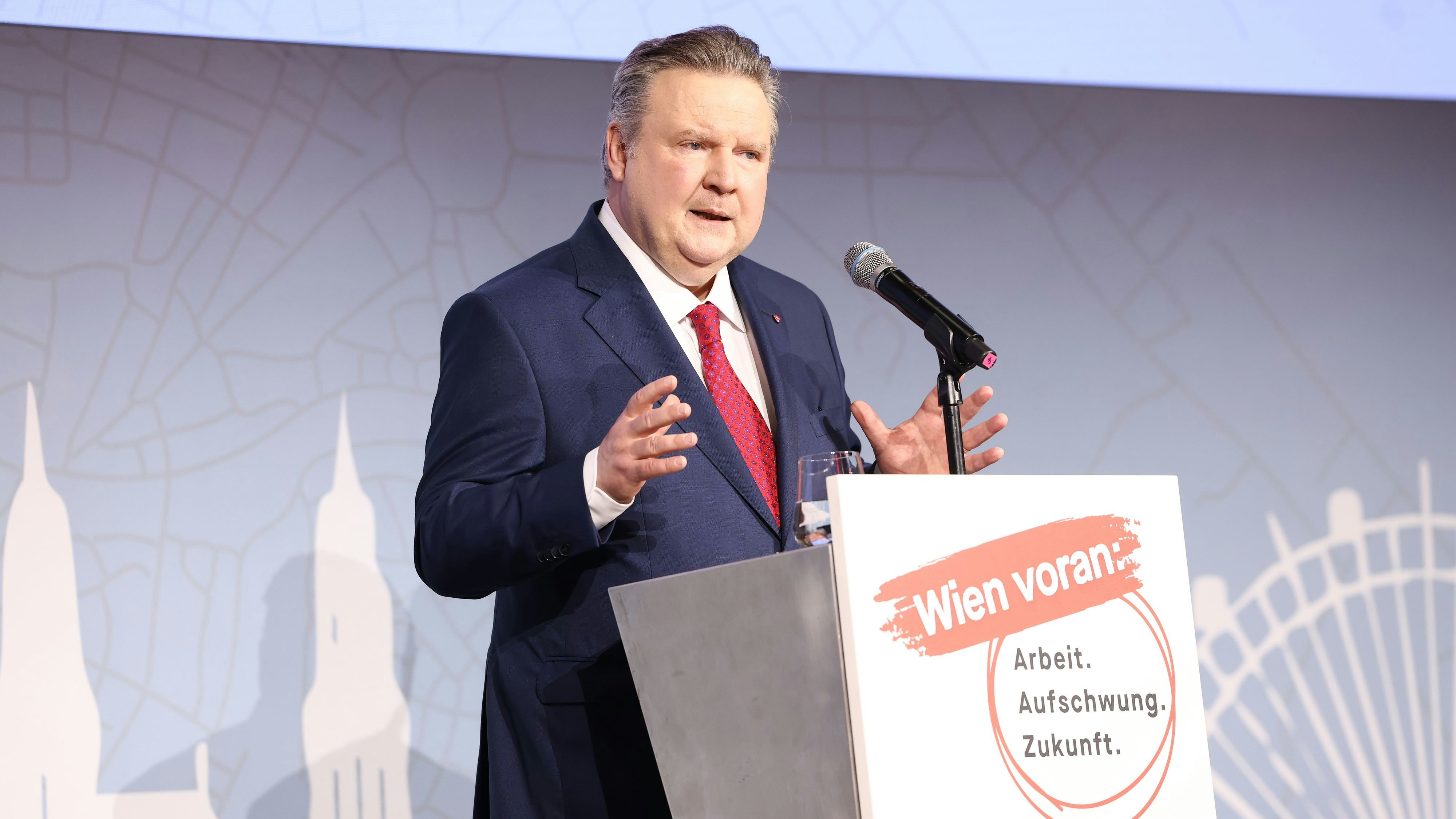 Bürgermeister Michael Ludwig (SP) bei der SPÖ-Klubklausur in Andau.