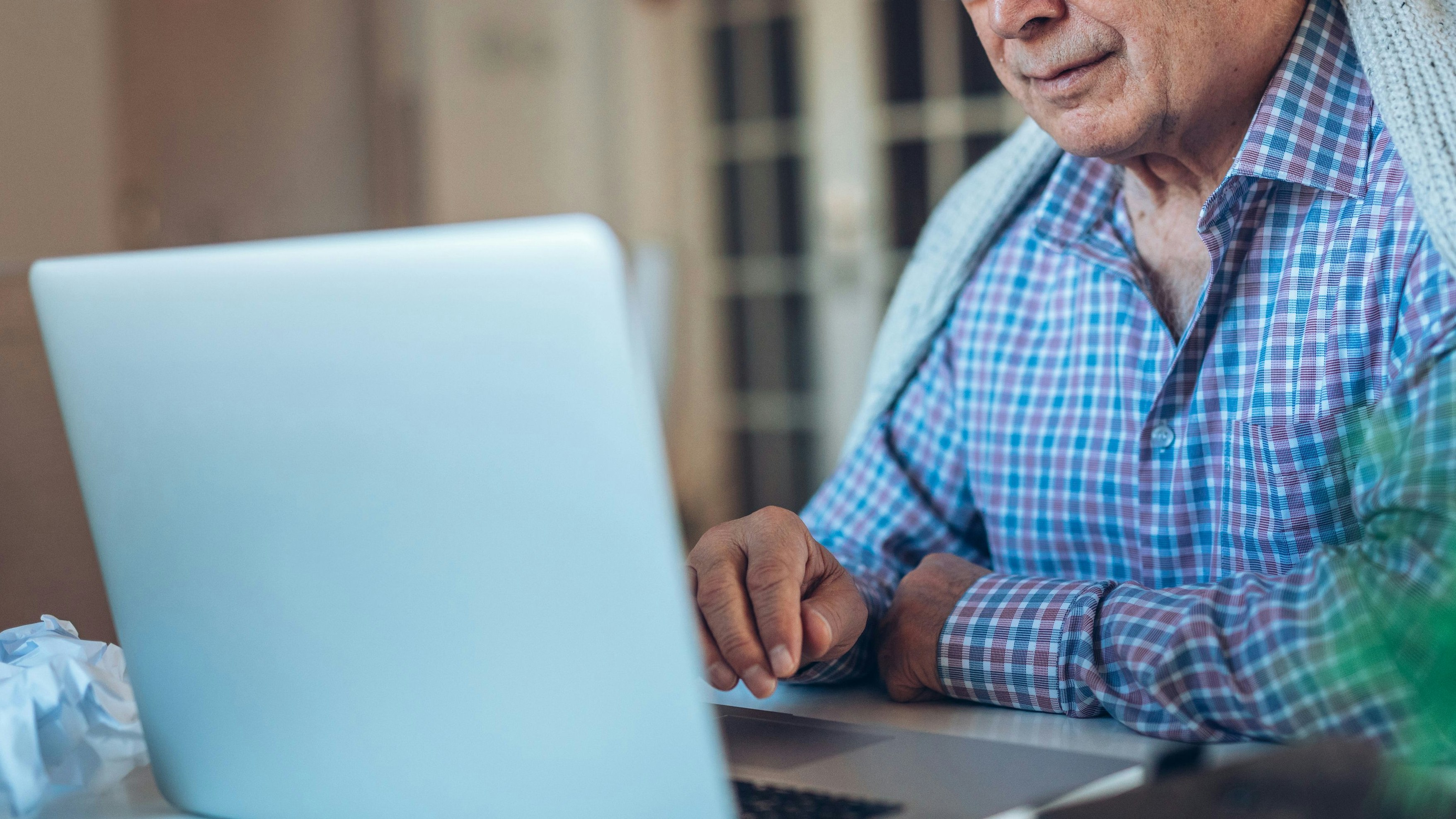 Der Mann suchte aktiv nach Bilder nackter Minderjähriger.