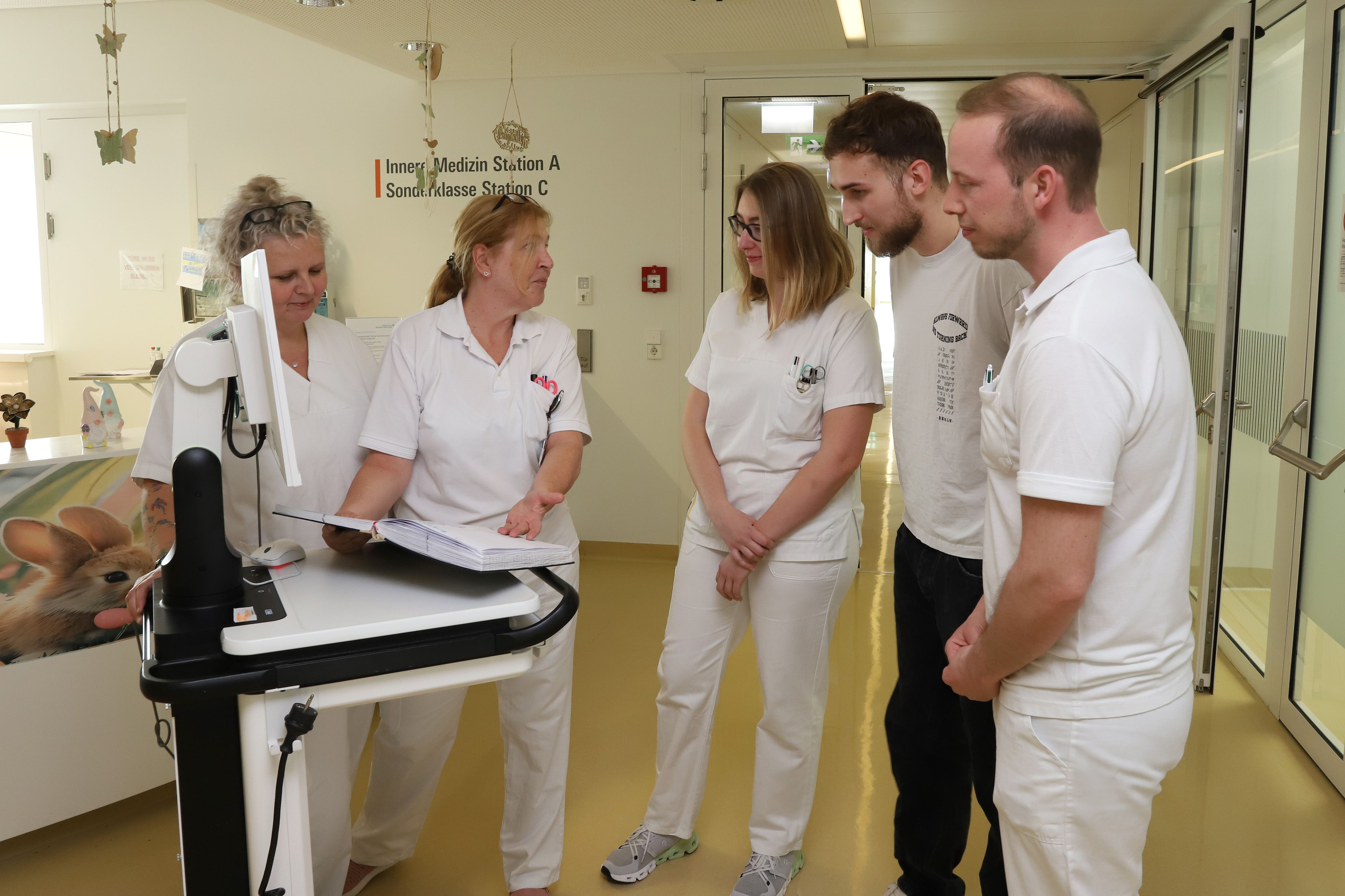 Heute.at - Wissen vermitteln: Pensionierte Pfleger kommen zurück