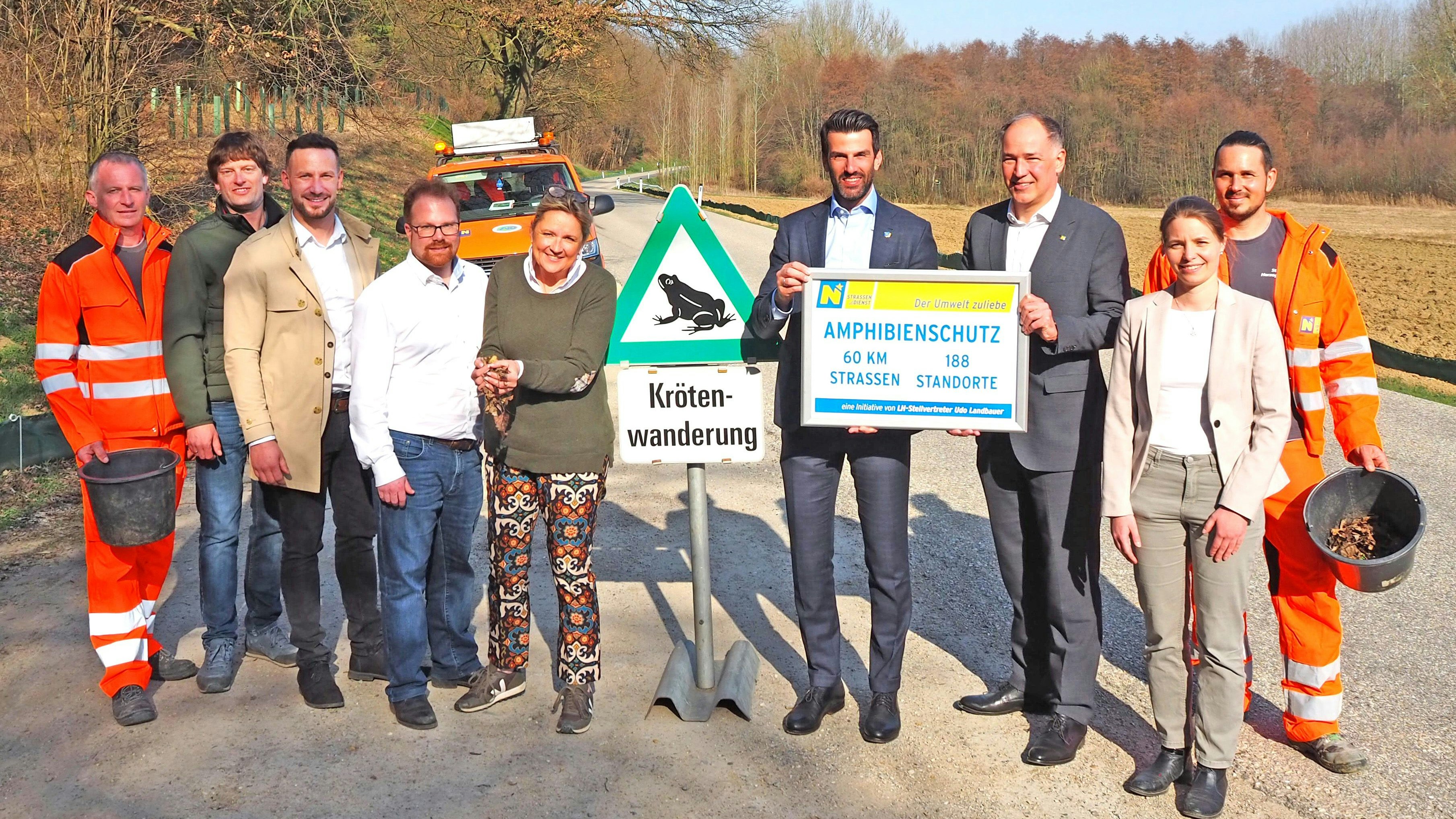 Über 60 Kilometer sollen Schutzzäune Frösche auf ihren Wanderungen sicherhalten. 