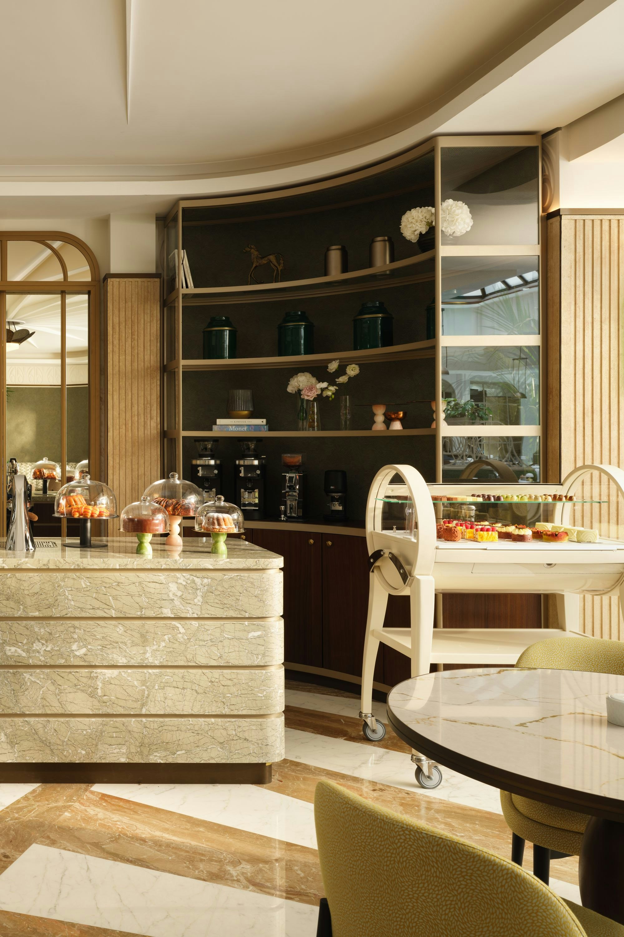 Dessert-Kultur wie anno dazumal: Im "Mandarin Oriental Vienna" gibt es sogar einen klassischen Dessertwagen für die süßen Versuchungen