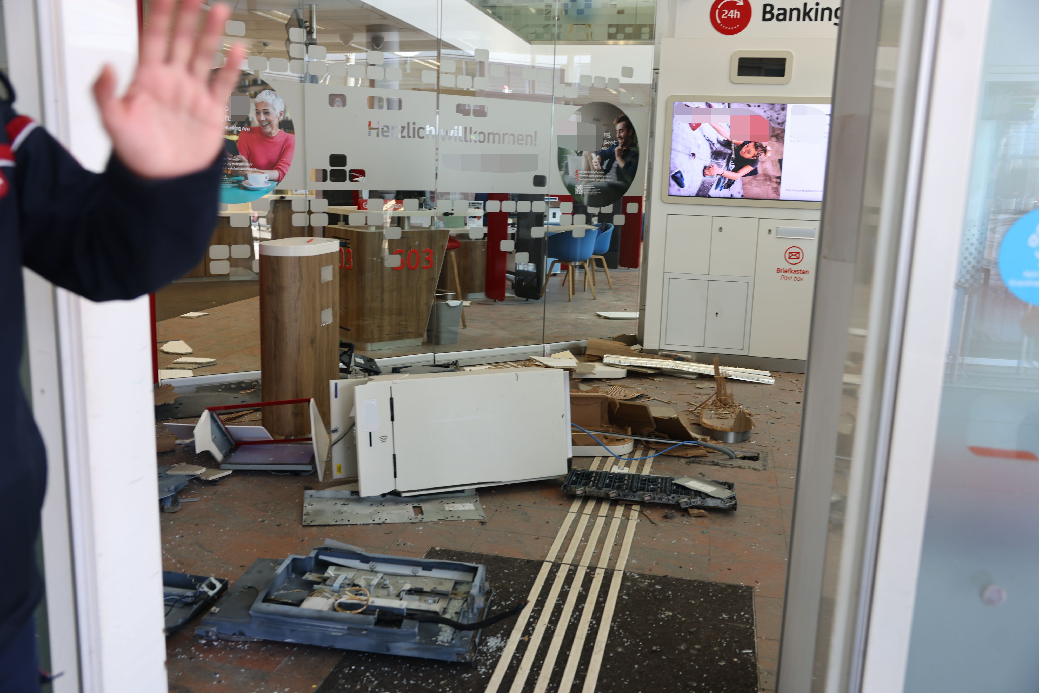 Bankomatsprengung in der Donaustadt: Bande richtete enormen Schaden an. 