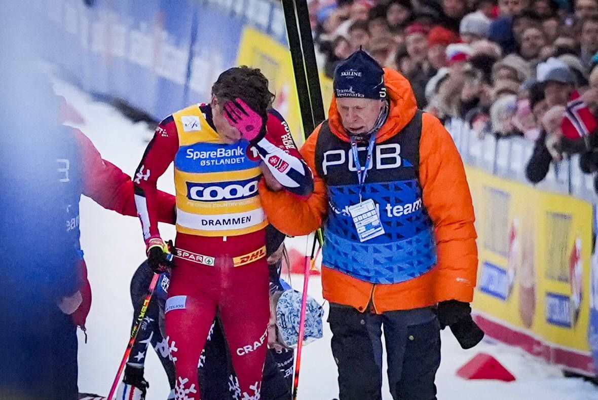 Johannes Hösflot Klaebo ist schwer zu Sturz gekommen und landete im Krankenhaus. 