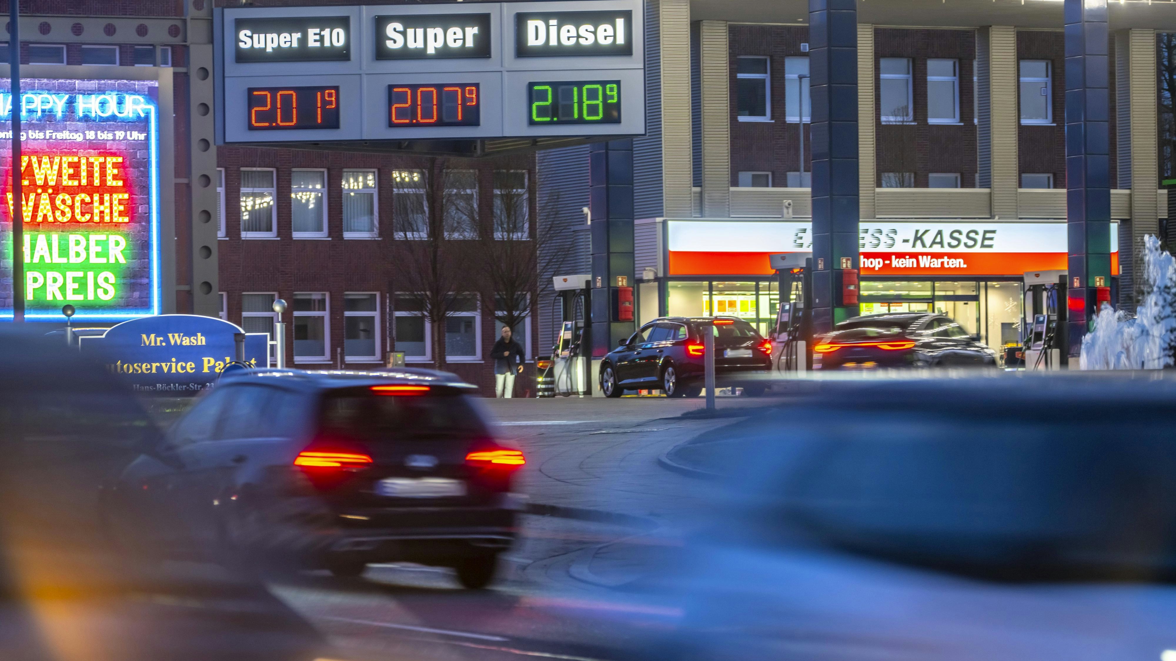 Die Preise an den Tankstellen sind zuletzt deutlich gestiegen.