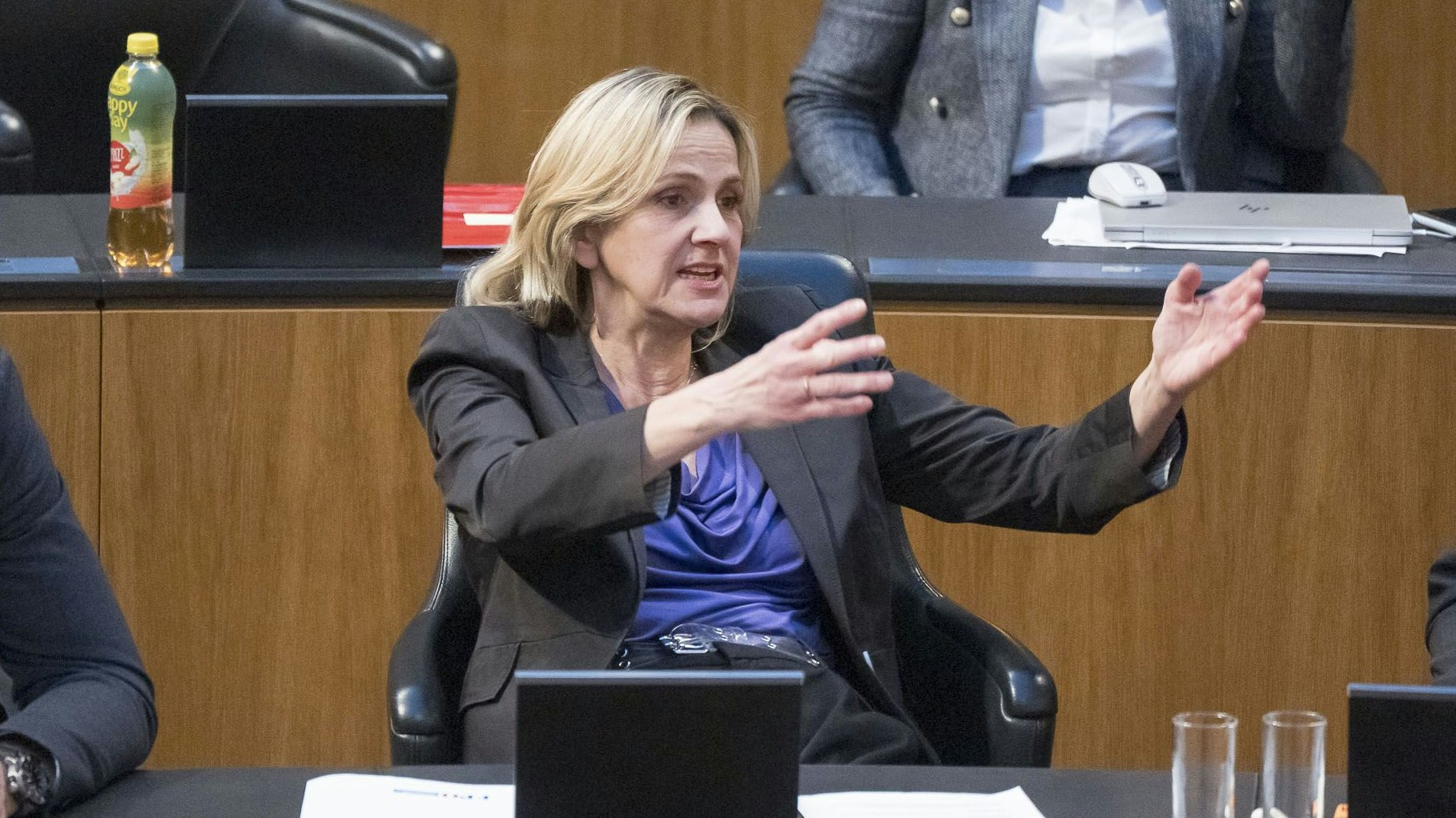 FPÖ-Sozialsprecherin Dagmar Belakowitsch findet kein Gefallen am "Heute"-Interview mit der Ministerin.