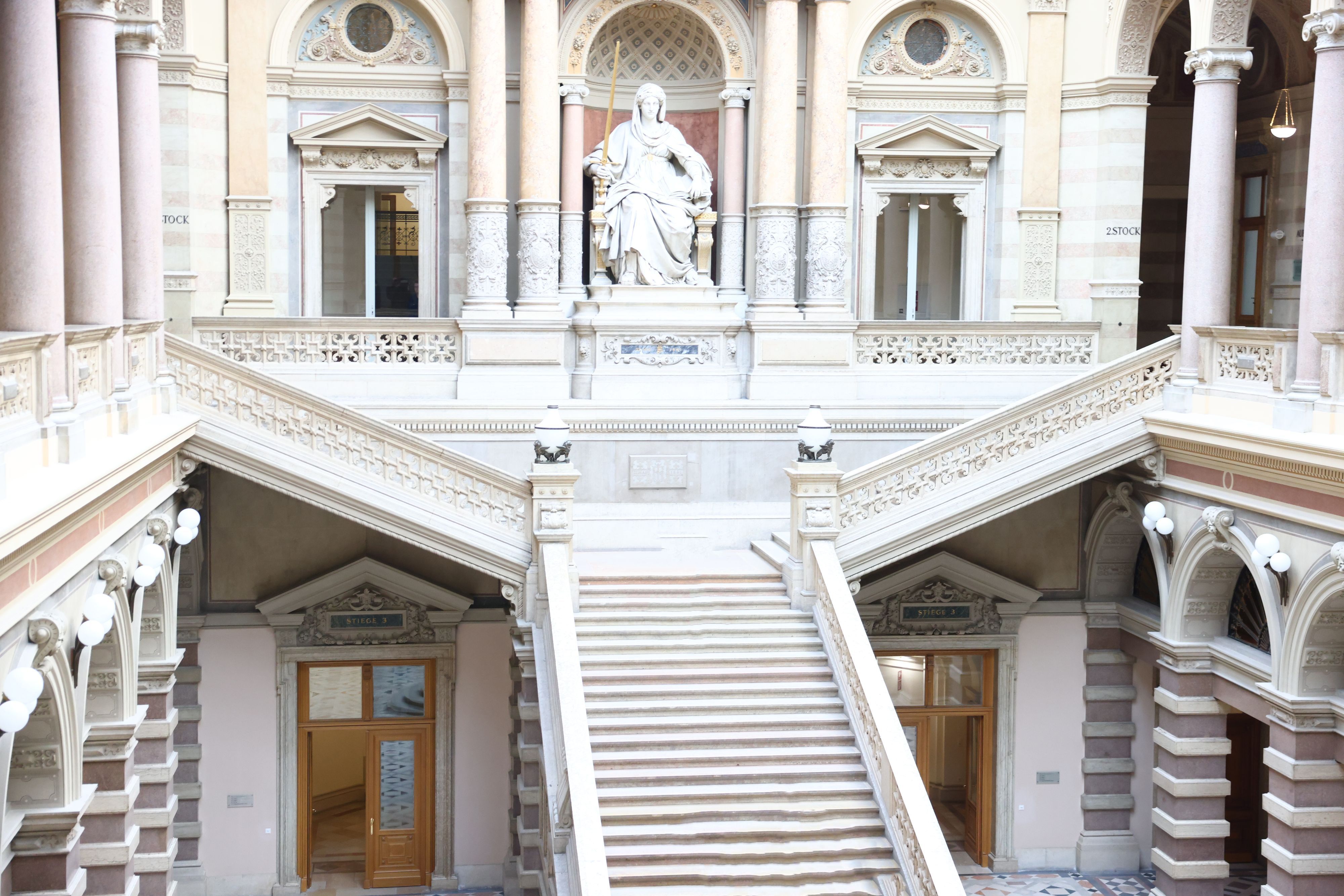 Verhandlung am Oberlandesgericht Wien.