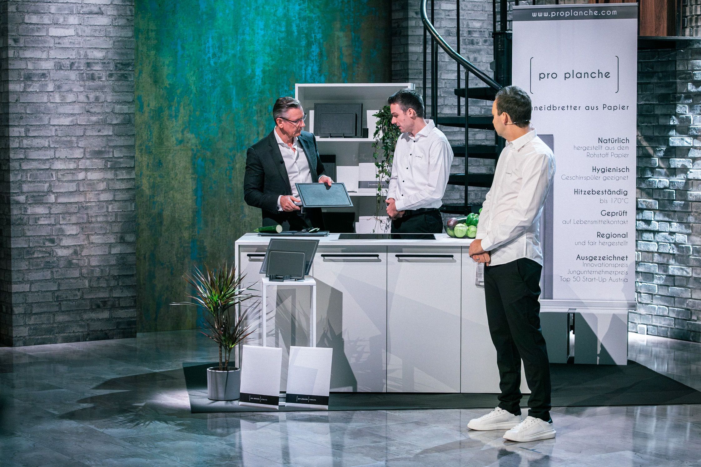 Das Schneidebrett von Armin Hofmann und Roland Tiefnig besteht aus Papier!