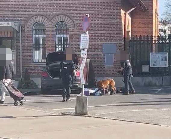 Heute.at - Ohne Schein! Polizei zieht Mercedes-Lenker aus Verkehr