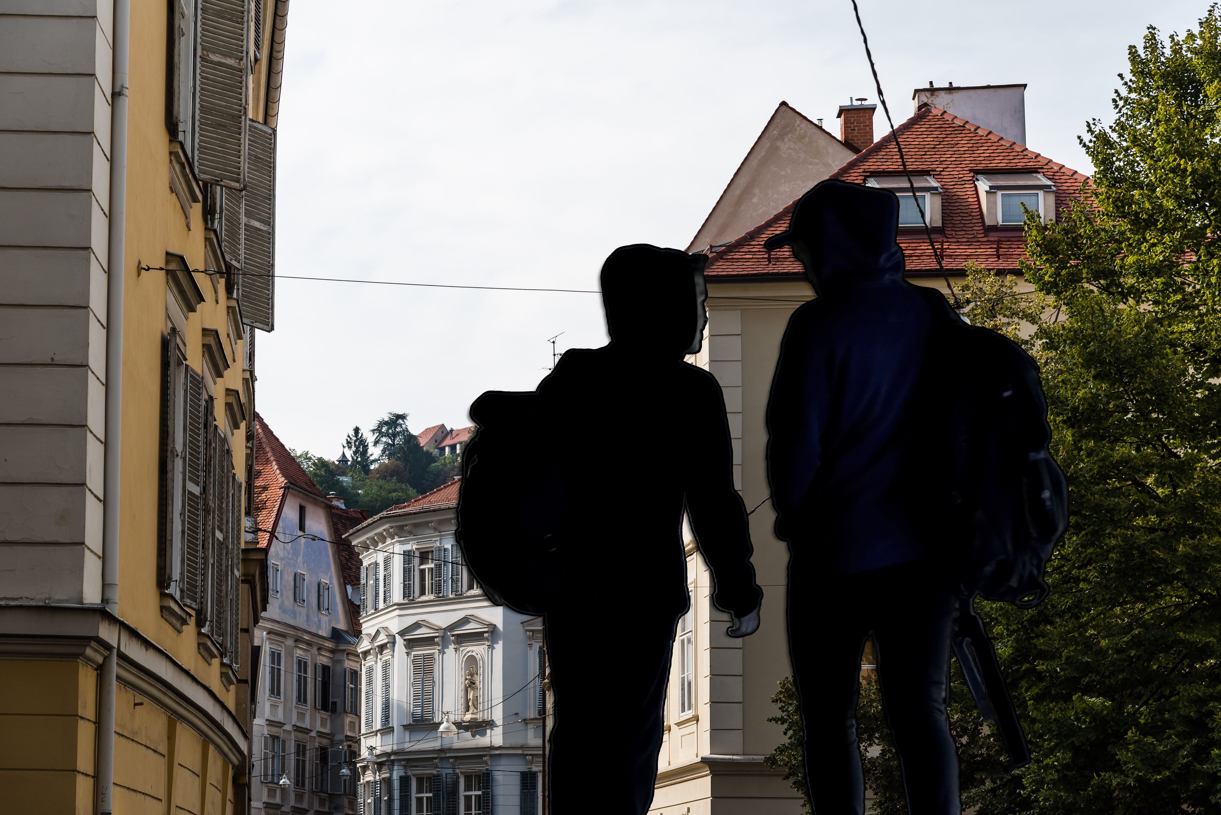 Zwei Männer sollen in Graz Wohnungen ausgespäht und mehrere Einbrüche begangen haben. Die Polizei nahm das Duo fest.