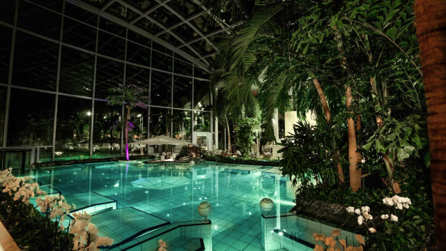 Heute.at - Kuss im Spa – Therme schmeißt schwules Paar raus