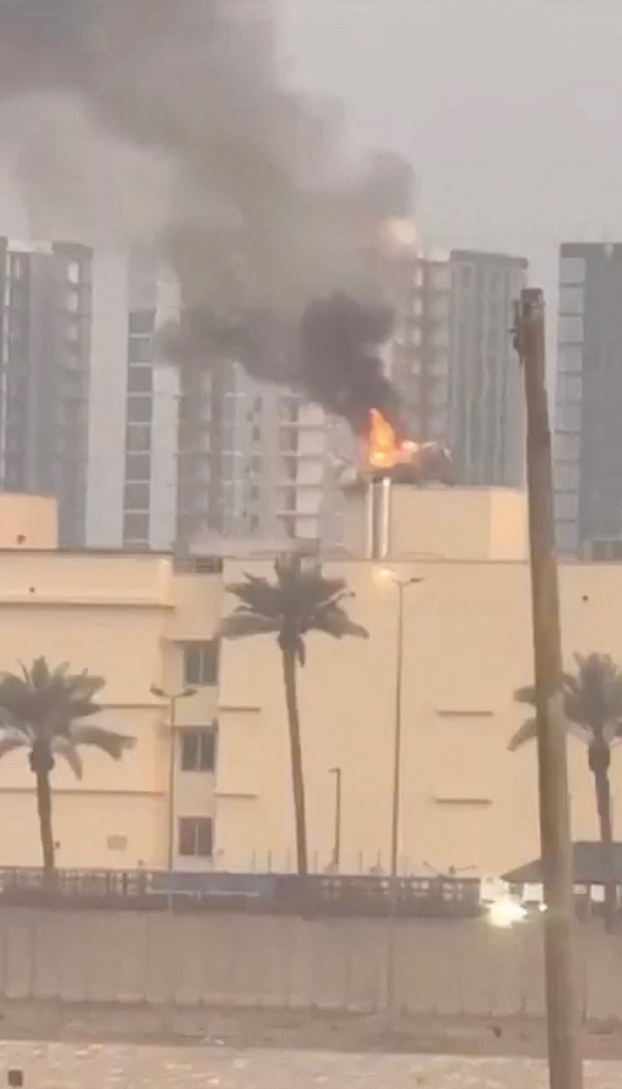 Mehrere Explosionen bei Drohnenangriff auf US-Botschaft.