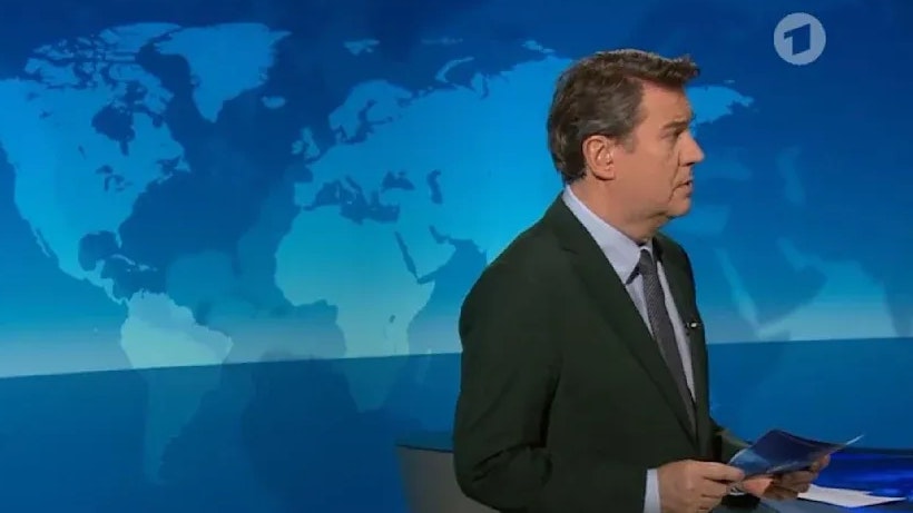 "Tagesschau"-Moderator Jens Riewa hatte Probleme in der Live-Sendung.
