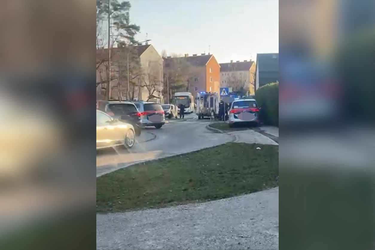 Heute.at - Crash in Wiener Neustadt! Bub bei Schutzweg verletzt