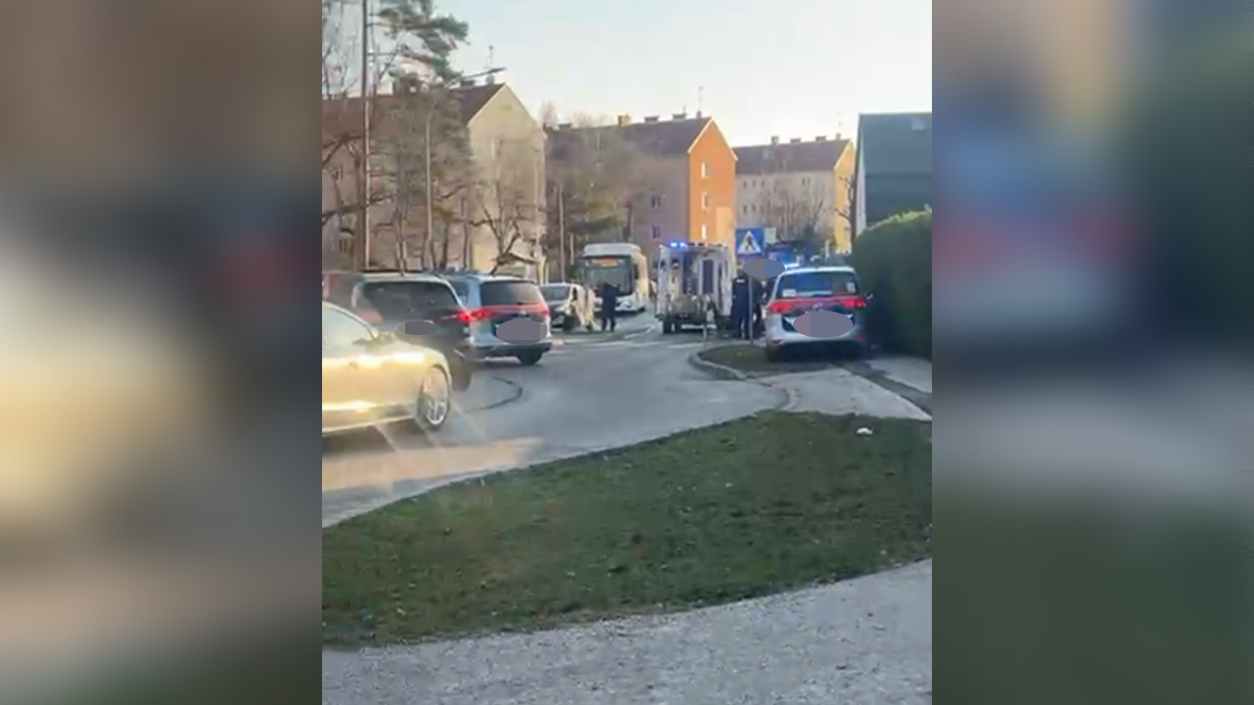 Bei der Kollision in Wiener Neustadt wurde ein 13-Jähriger verletzt.