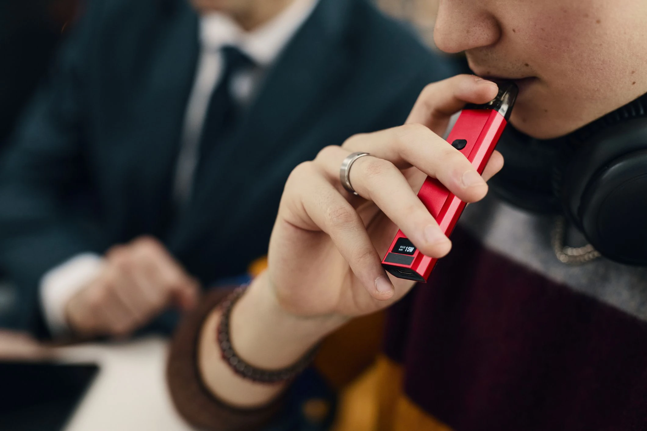 Schwarzmarkt boomt – Alles geht in Rauch auf – zwei von fünf Vapes illegal 