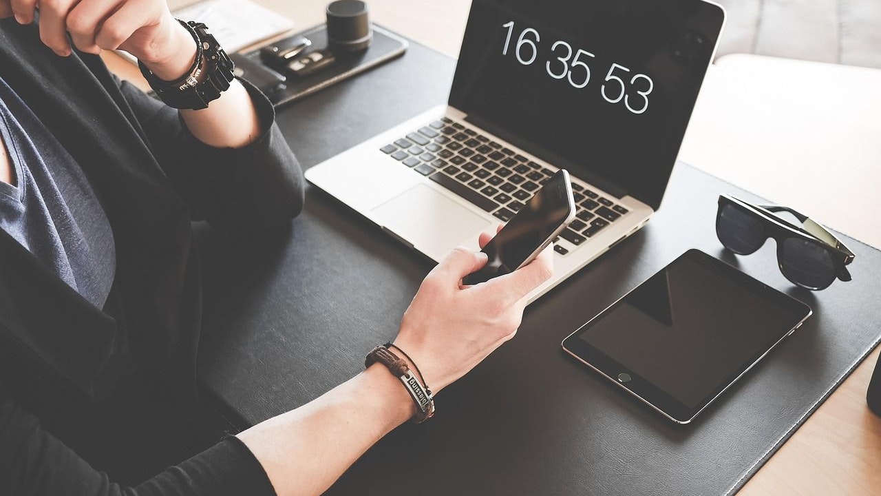 Heute.at - So löst die Apple Watch das MacBook-Neo-Problem