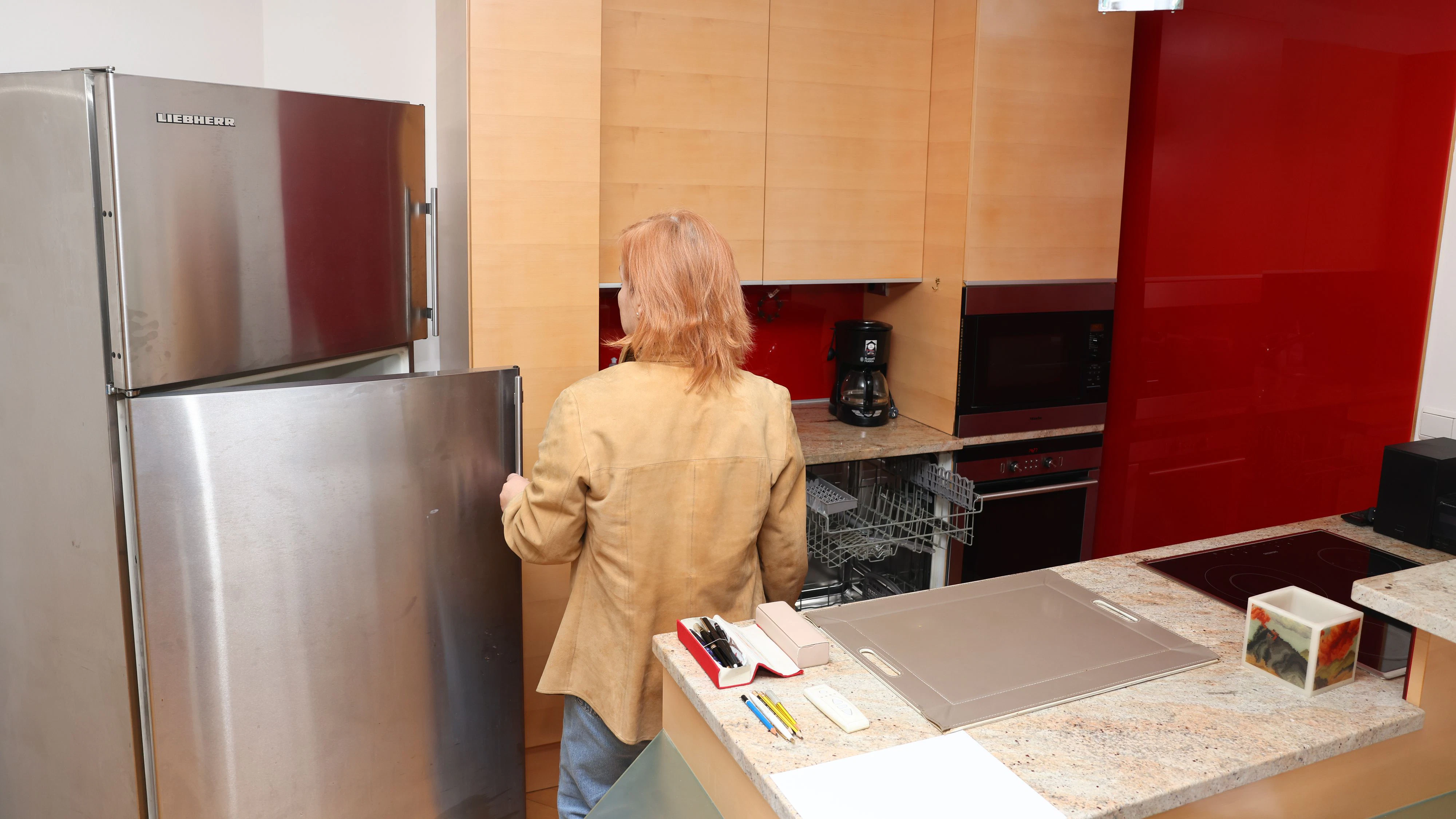 Der Kühlschrank musste vom Strom genommen werden, da sonst ein Wasserschaden droht.