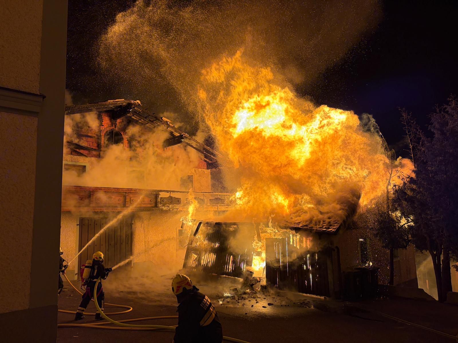 147 Feuerwehrmitglieder bei B3-Brand im Einsatz