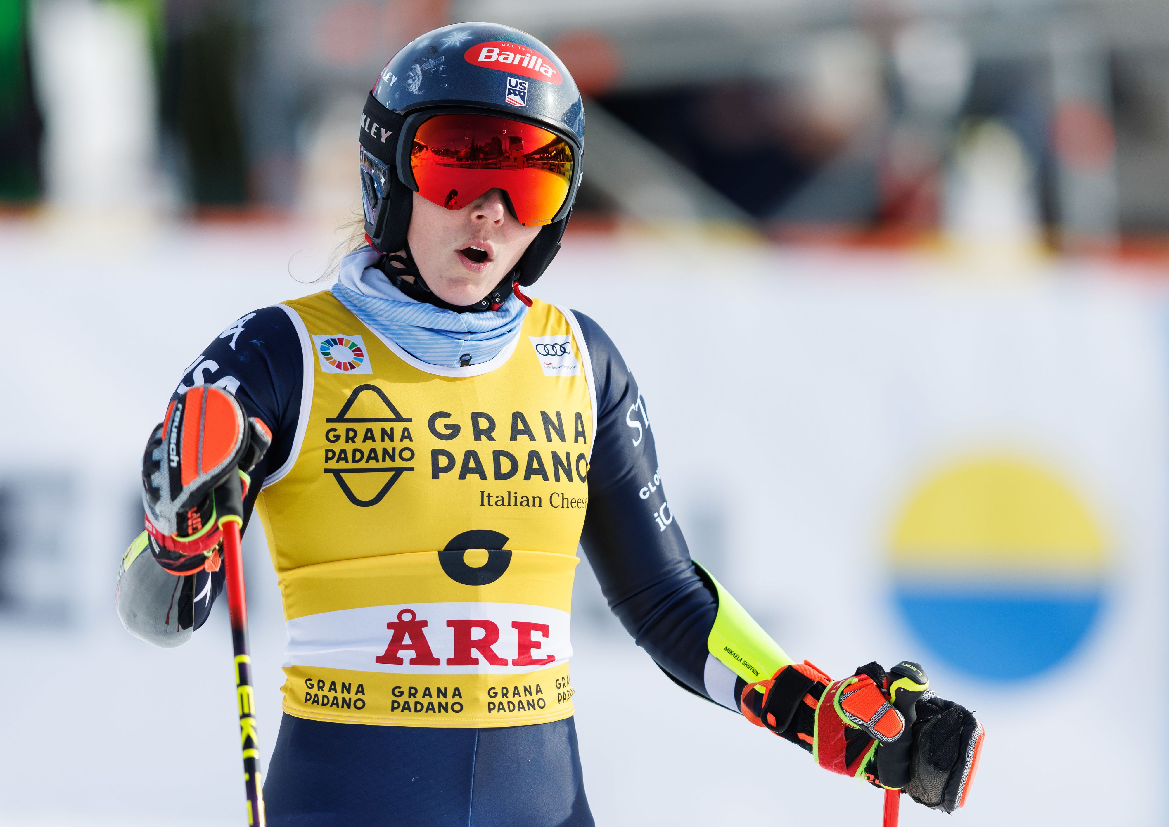 Mikaela Shiffrin hat eine halbe Sekunde Vorsprung auf Emma Aicher. 