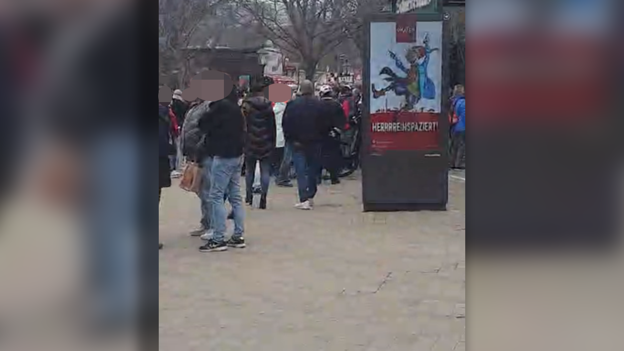 Heute.at - Schweizerhaus-Eröffnung sorgt für Ansturm in Wien