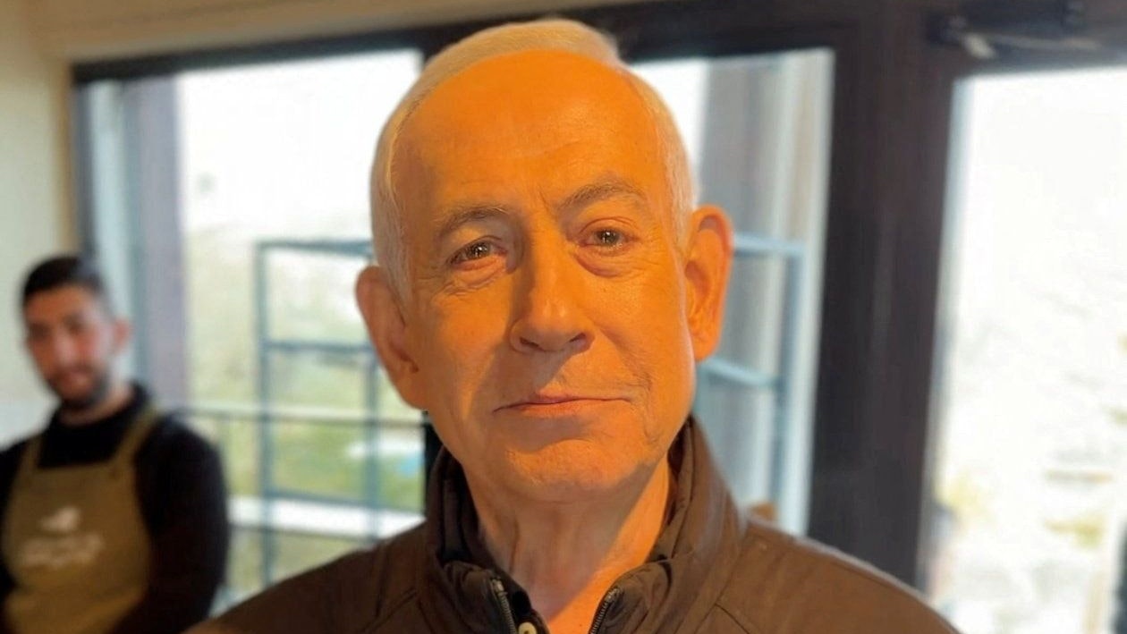 Netanjahu scherzt über seinen eigenen Tod. 