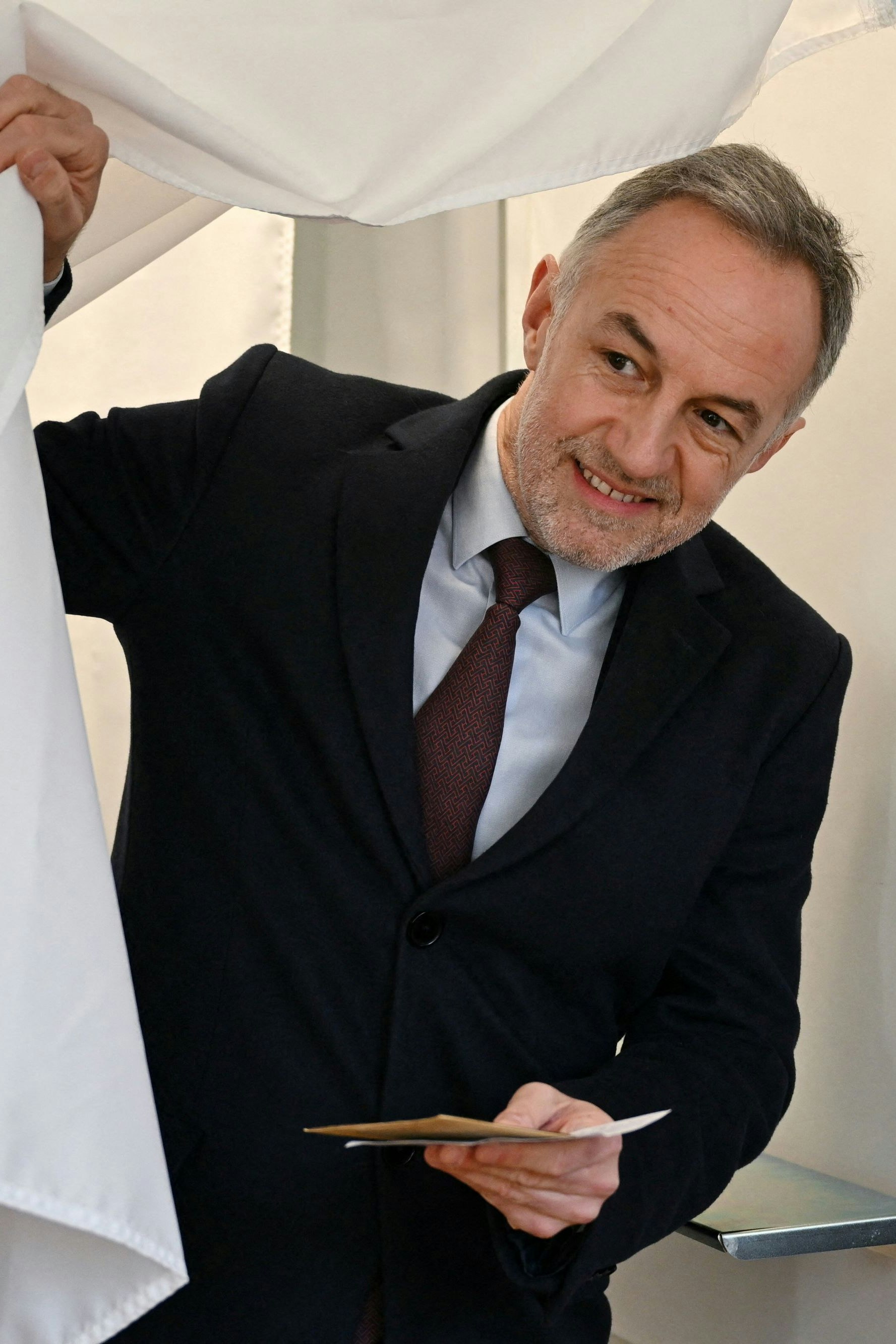 Emmanuel Gregoire, Spitzenkandidat der Sozialistischen Partei, siegte im ersten Wahlgang deutlich