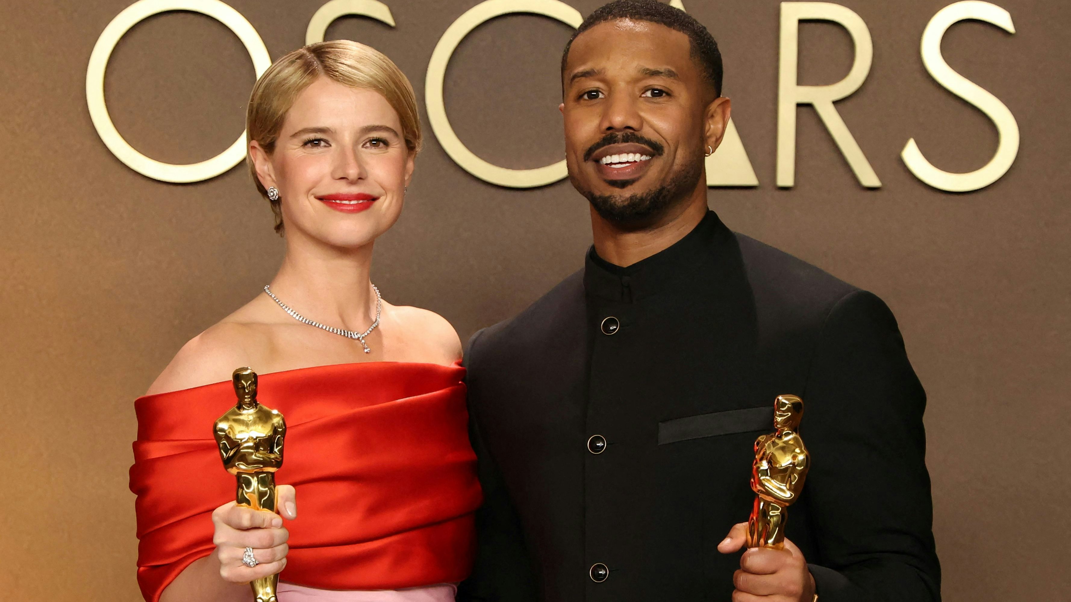 Jessie Buckley und Michael B. Jordan gehören zu den Oscar-Gewinnern 2026.