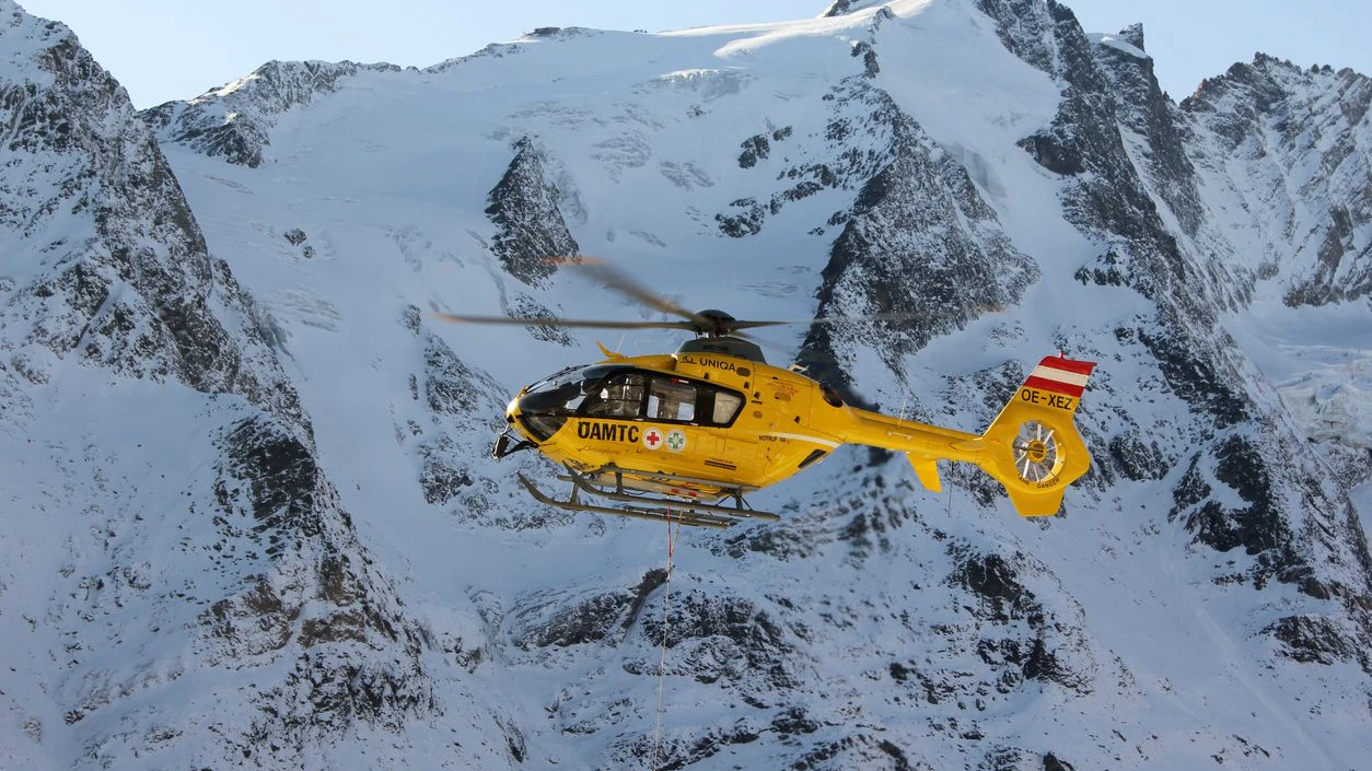 Die Leiche des Mannes musste per Hubschrauber geborgen werden. (Symbolbild)