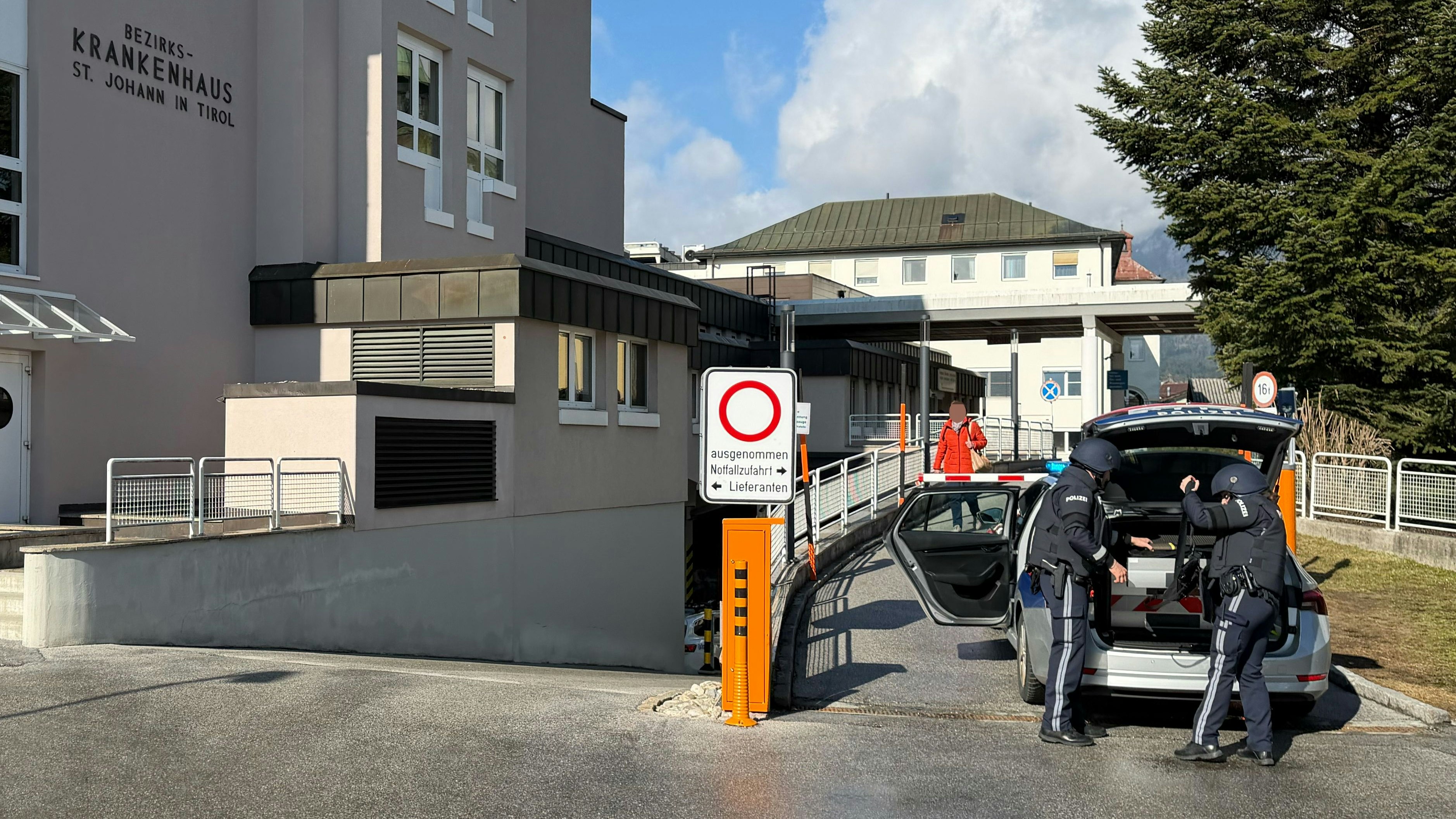 Die Polizei hat die Ermittlungen zu dem Fall bereits aufgenommen.