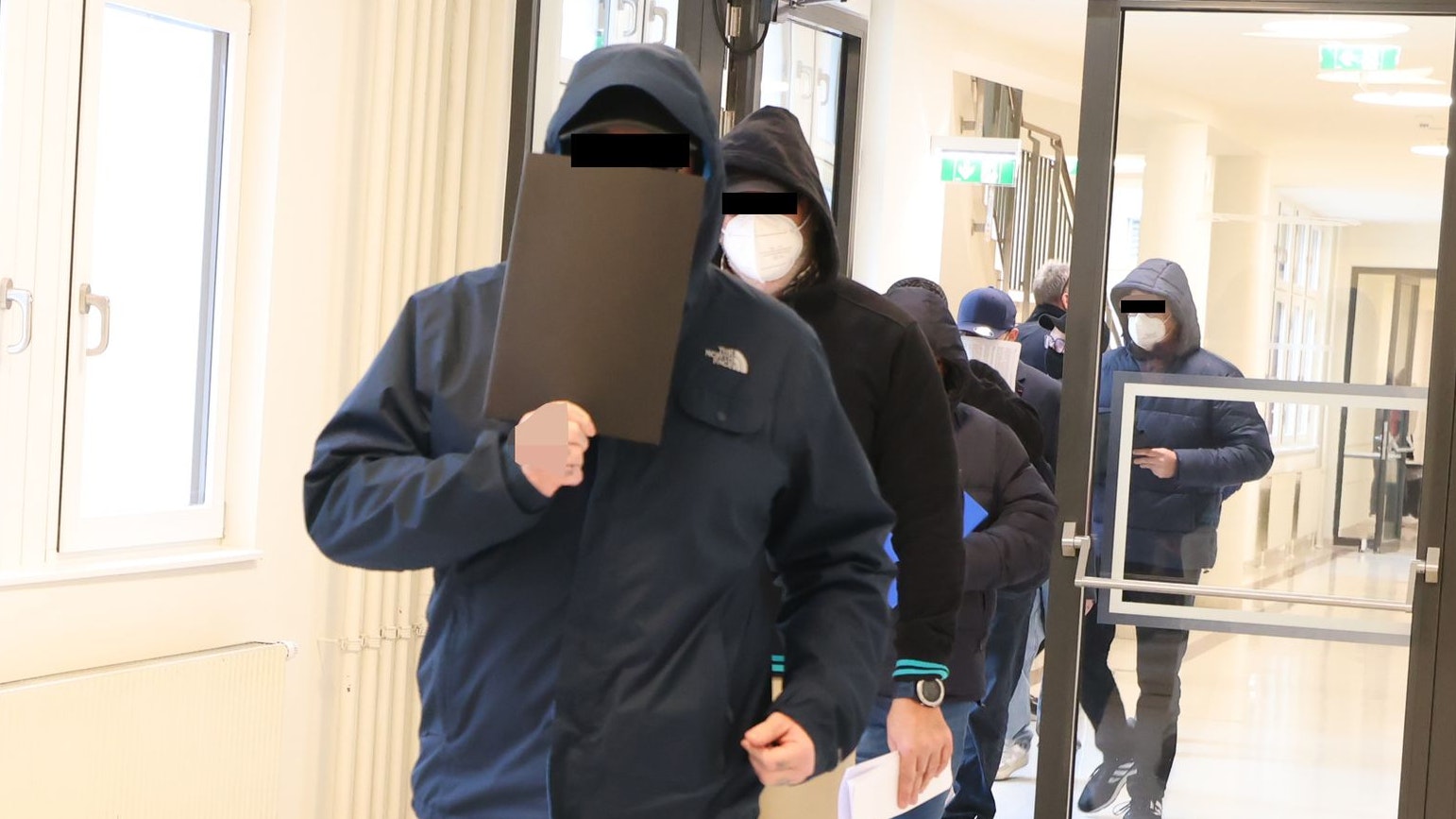 Heute.at - Hände hoch, Hose runter: Fanbeauftragter vor Gericht