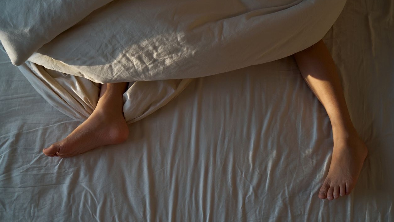 Heute.at - Warum du beim Einschlafen oft das Gefühl hast zu fallen