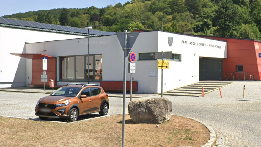 Mitten im Schuljahr wurden die Kosten für den Unterricht an der Prof. Adolf-Schnürl-Musikschule erhöht.