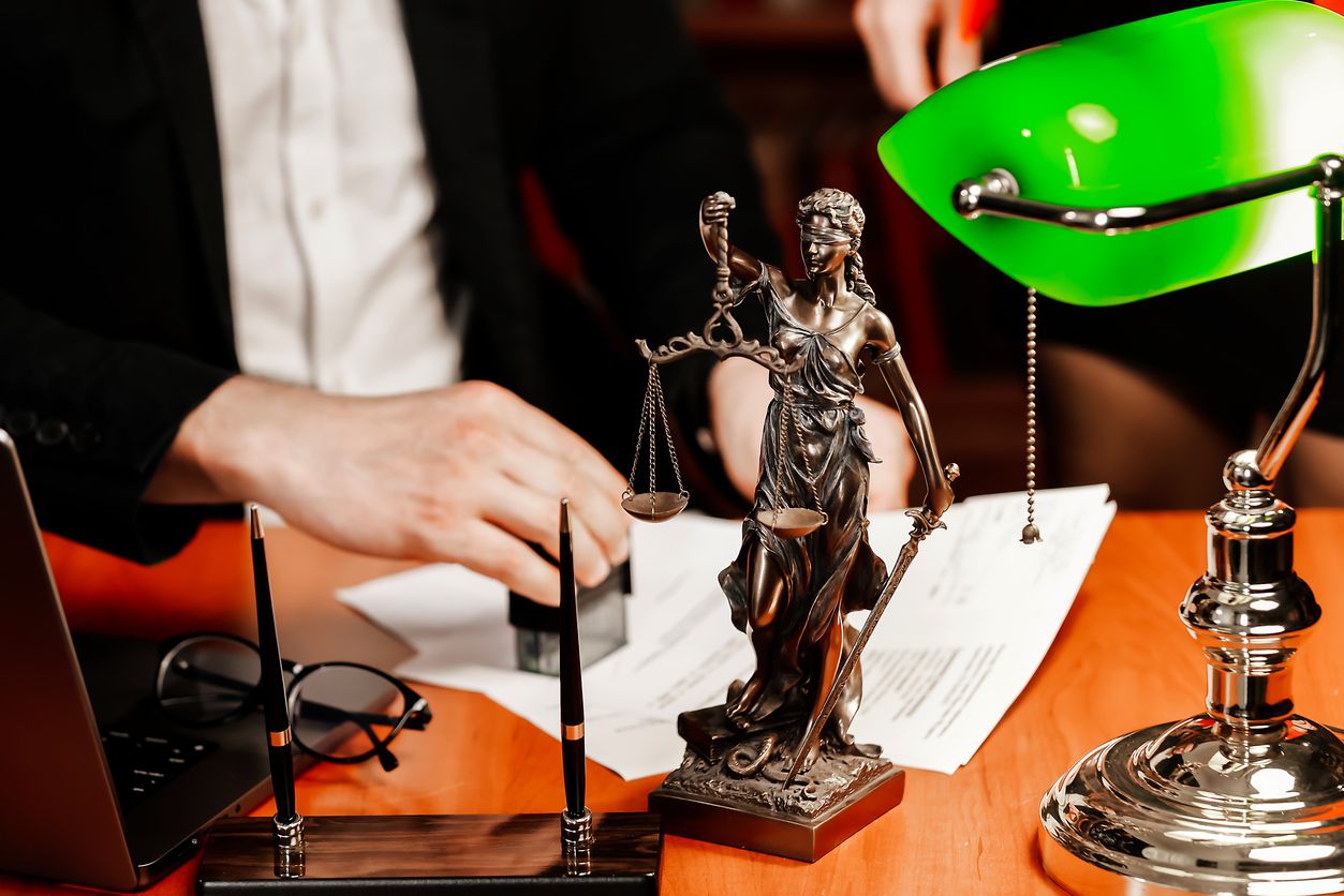 Der Angeklagte wurde zu einer langjährigen Haftstrafe verurteilt.