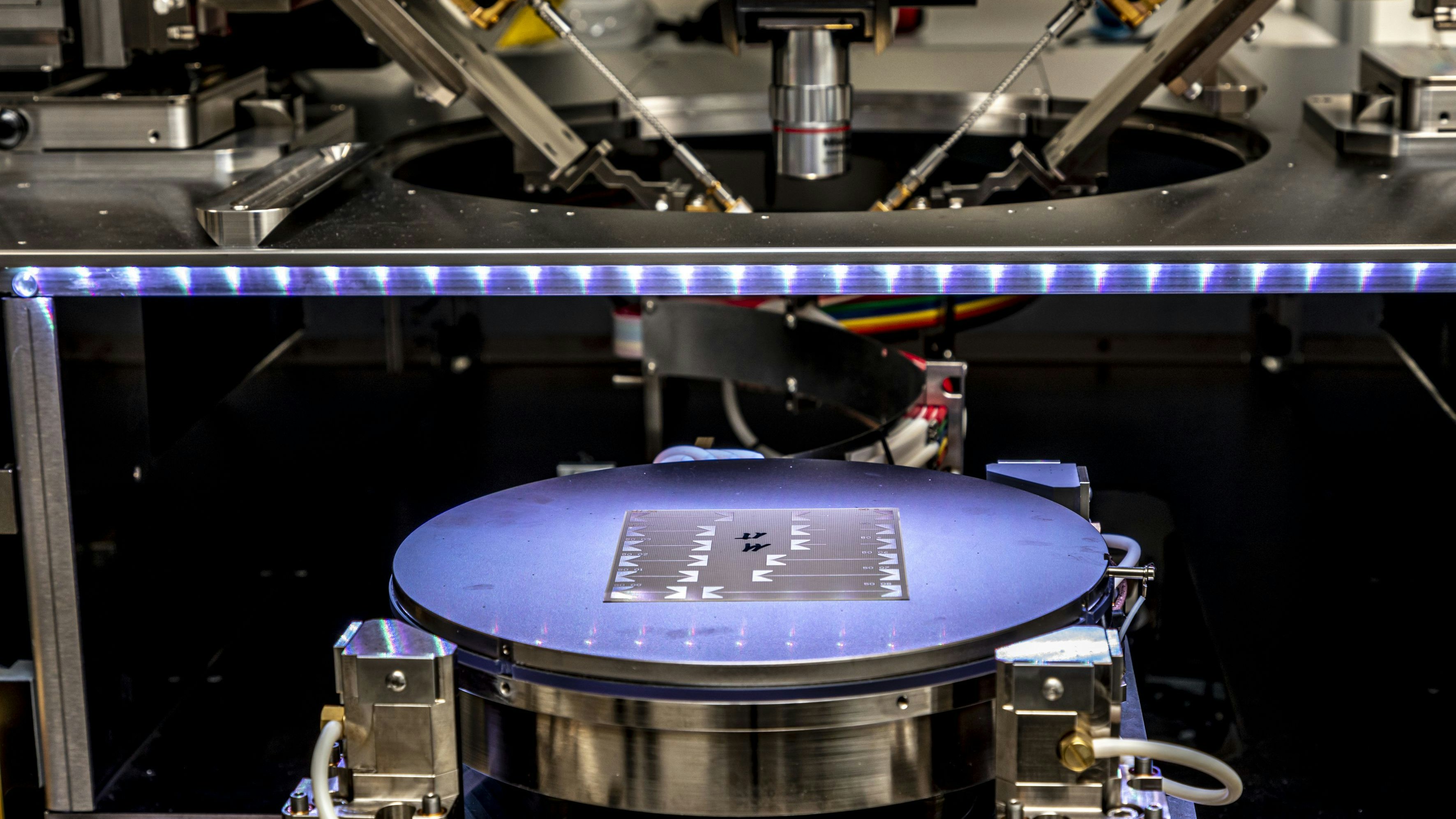 Detailaufnahme einer Platine im Wafer-Analyzer.