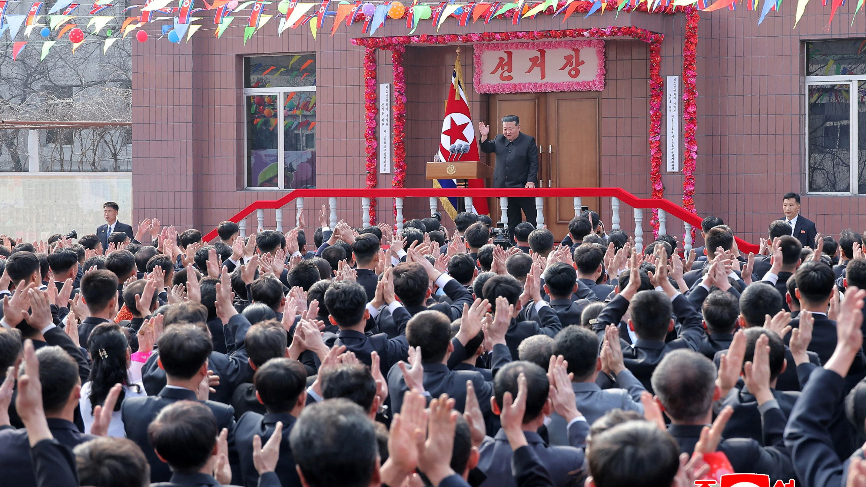 Heute.at - Kim-Show – 99,99 Prozent Wahlbeteiligung in Nordkorea