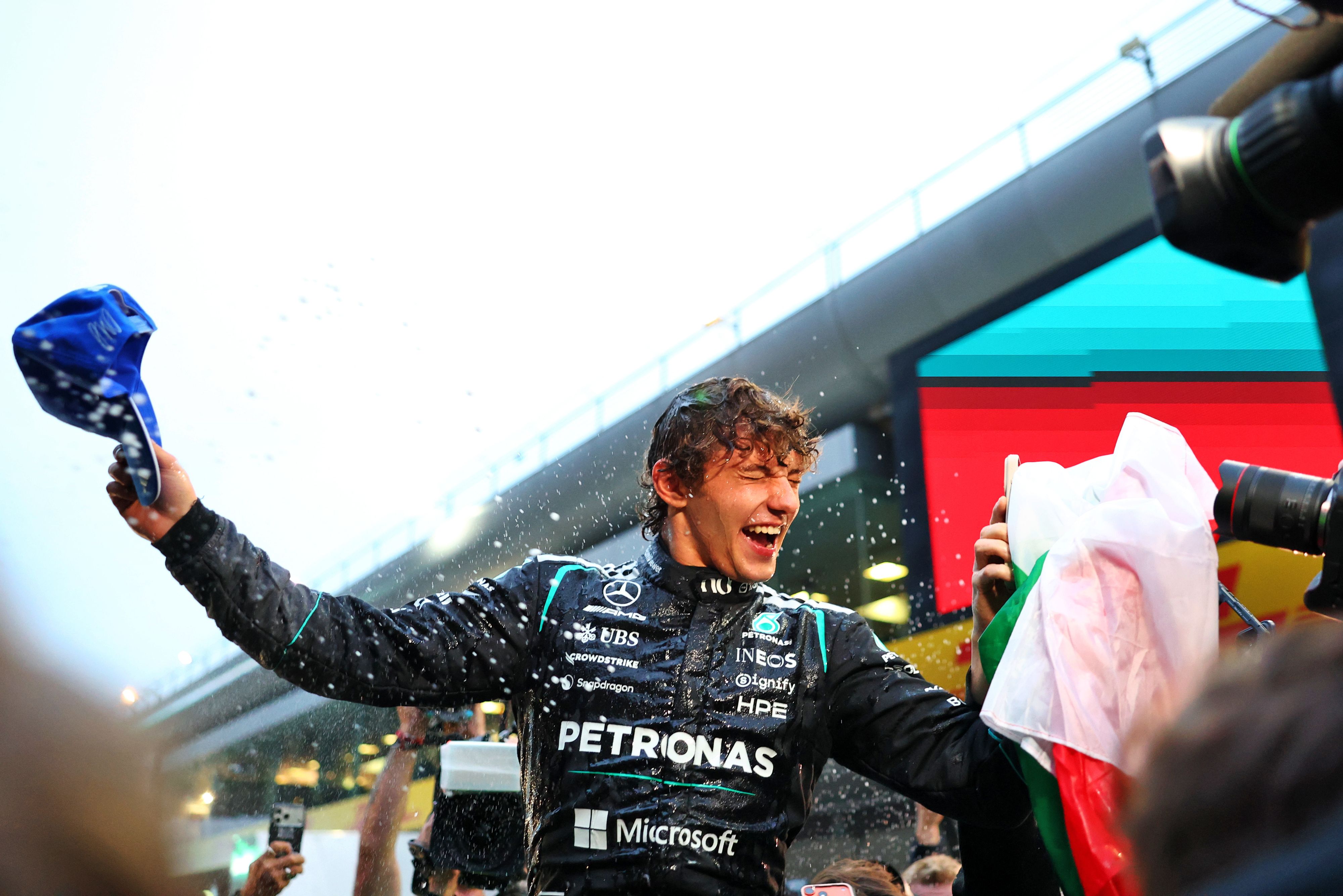 Kimi Antonelli jubelte in China über seinen ersten Grand-Prix-Sieg.