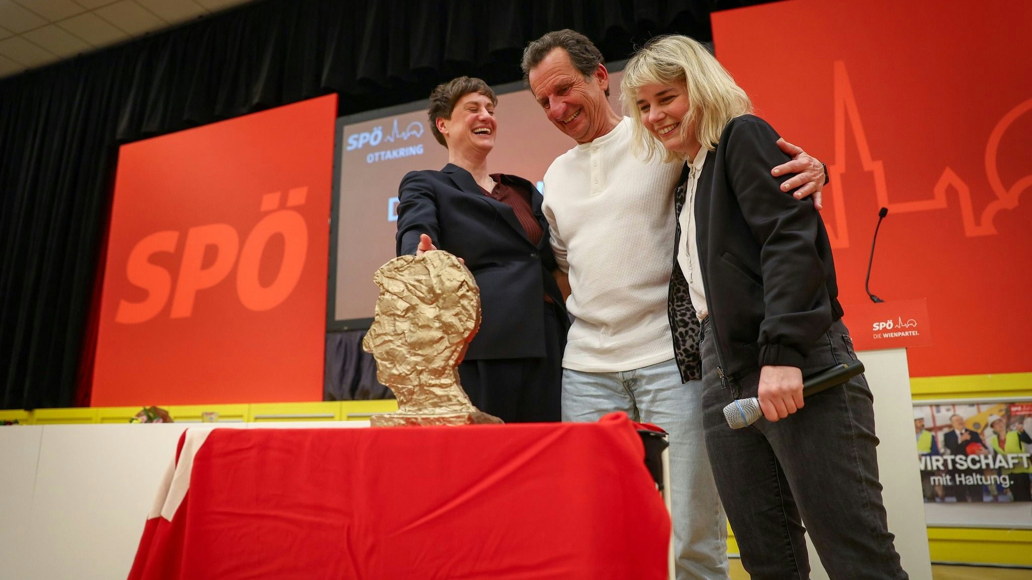 Heute.at - Machtwechsel in Ottakring – Haase folgt auf Oxonitsch