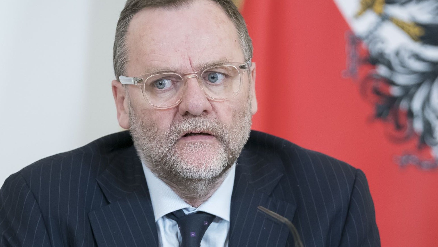 Josef Schellhorn während einer Pressekonferenz im Februar 2026.