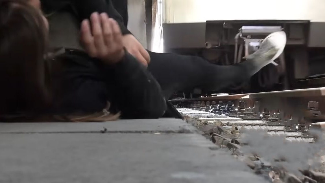 Bei Sturz auf die Gleise in Fluchtnische gerettet (Symbolbild). 